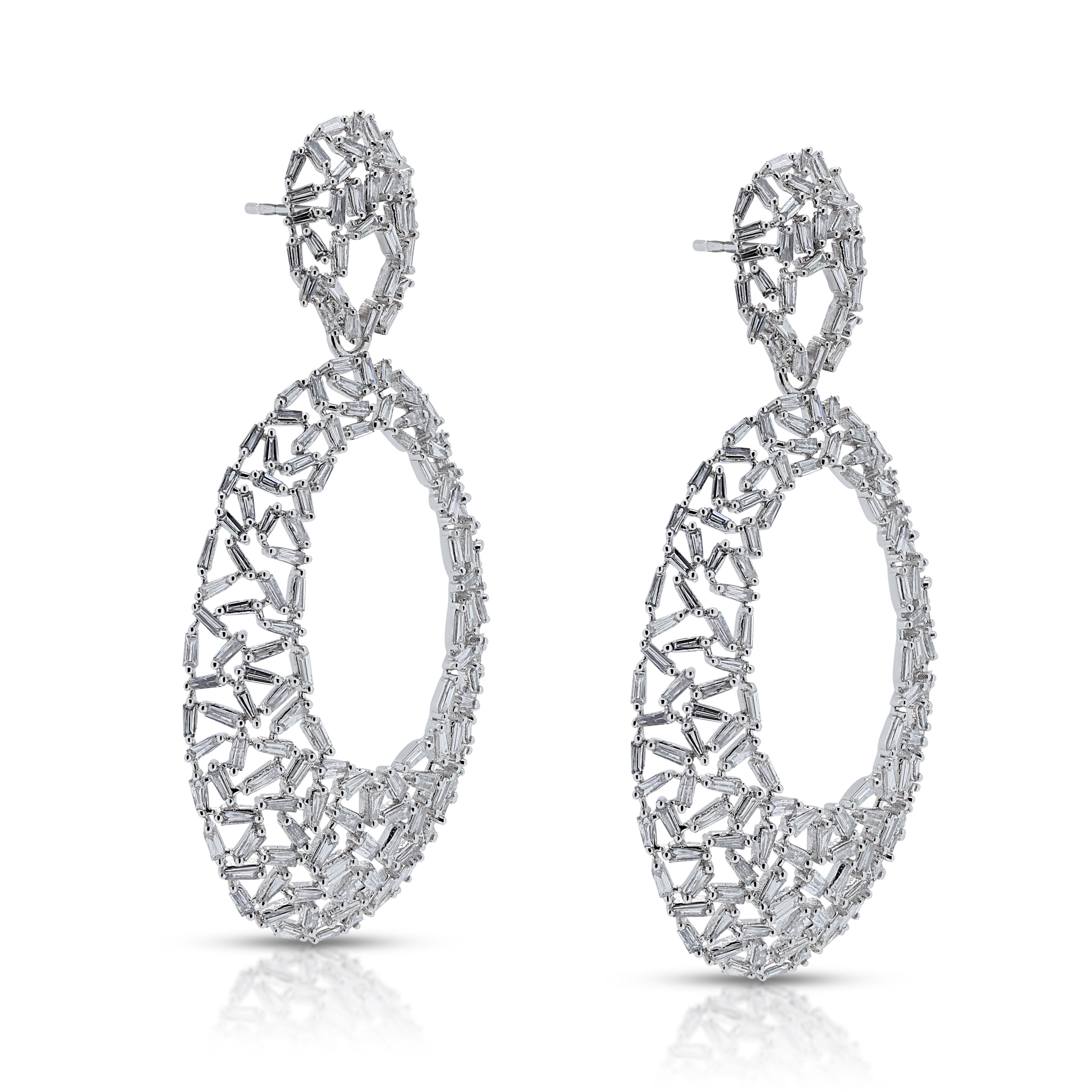 Round Cut Fabulous 3.26ct Diamonds Drop Earrings in 18K White Gold For Sale