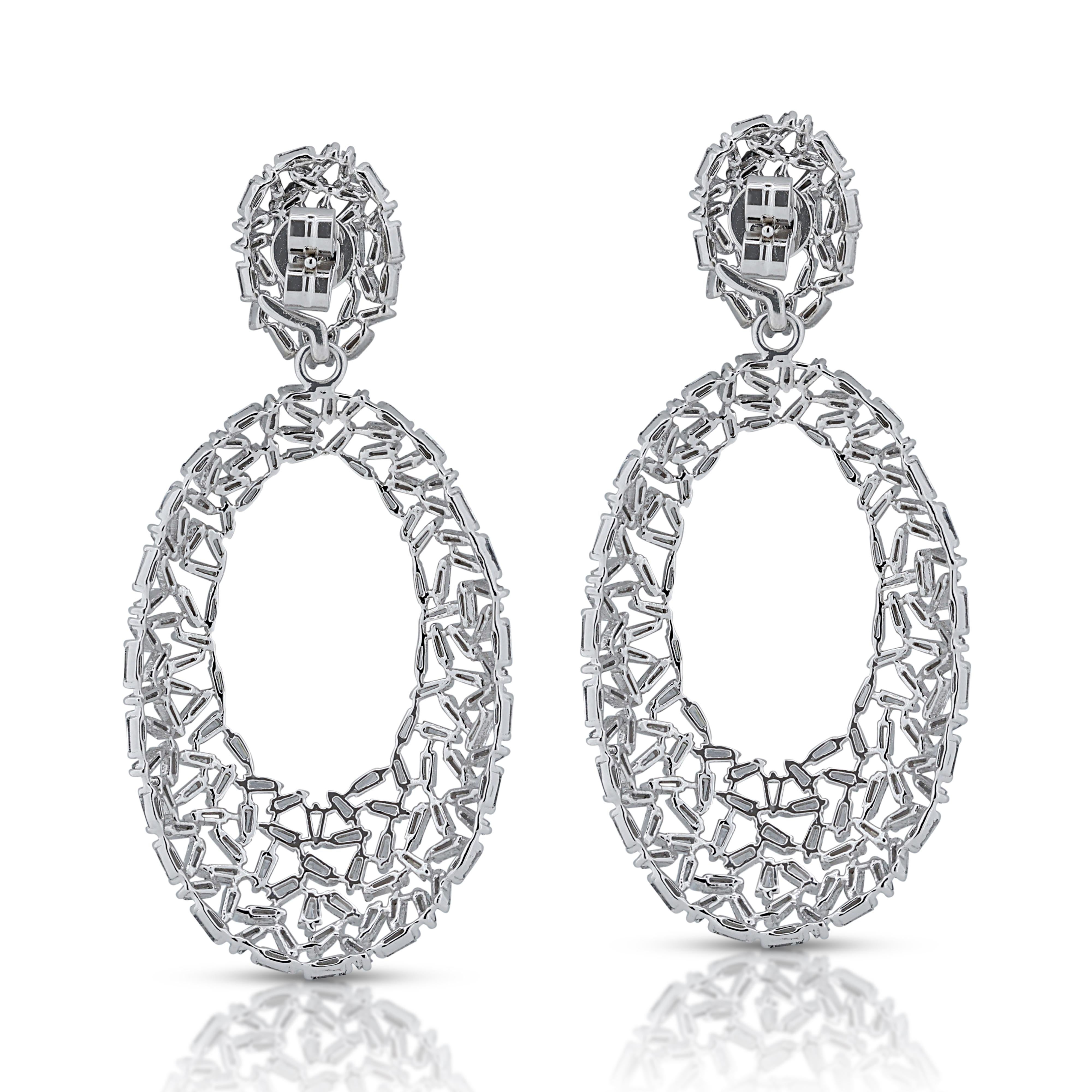 Fabulous 3.26ct Diamonds Drop Earrings in 18K White Gold For Sale 1