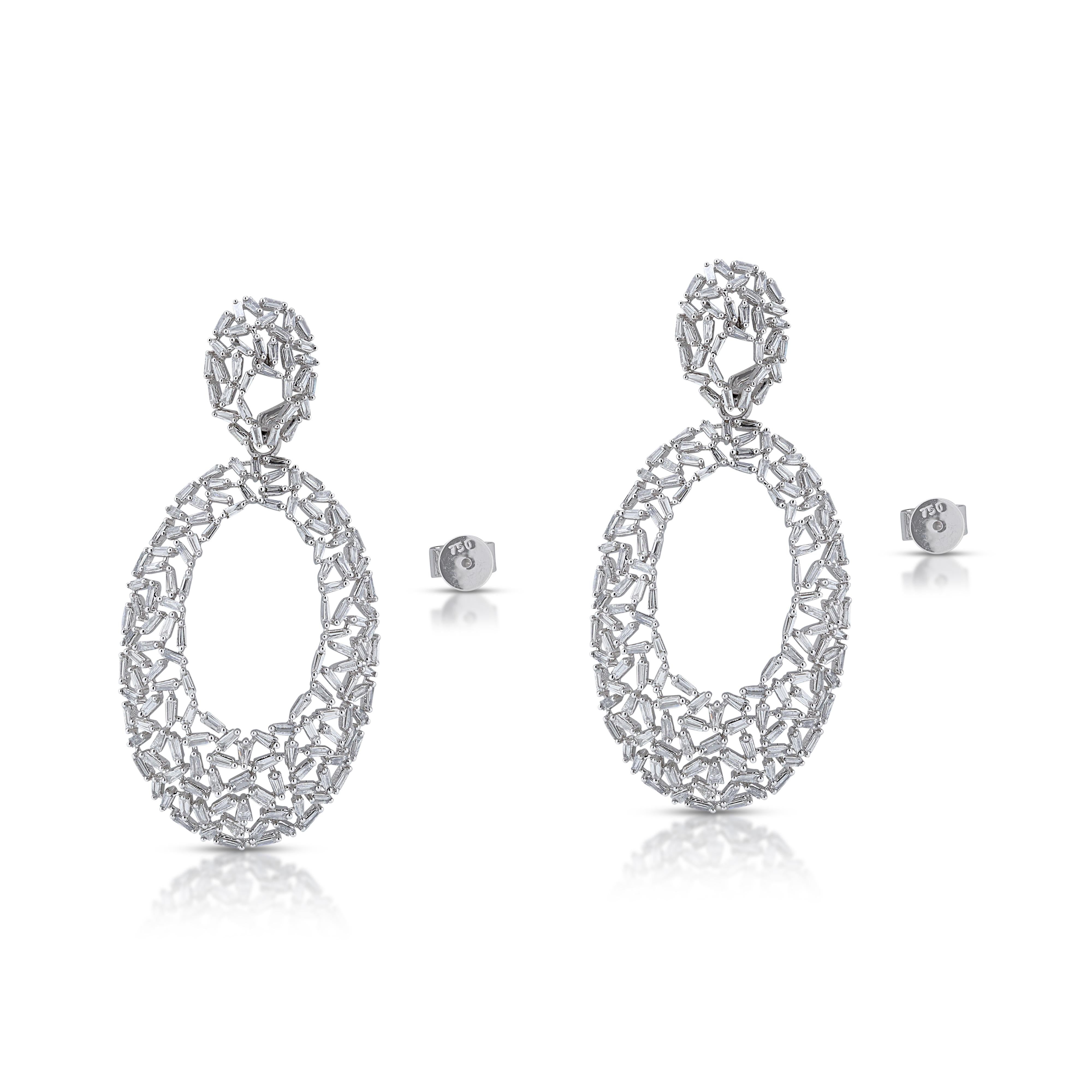 Fabulous 3.26ct Diamonds Drop Earrings in 18K White Gold For Sale 2