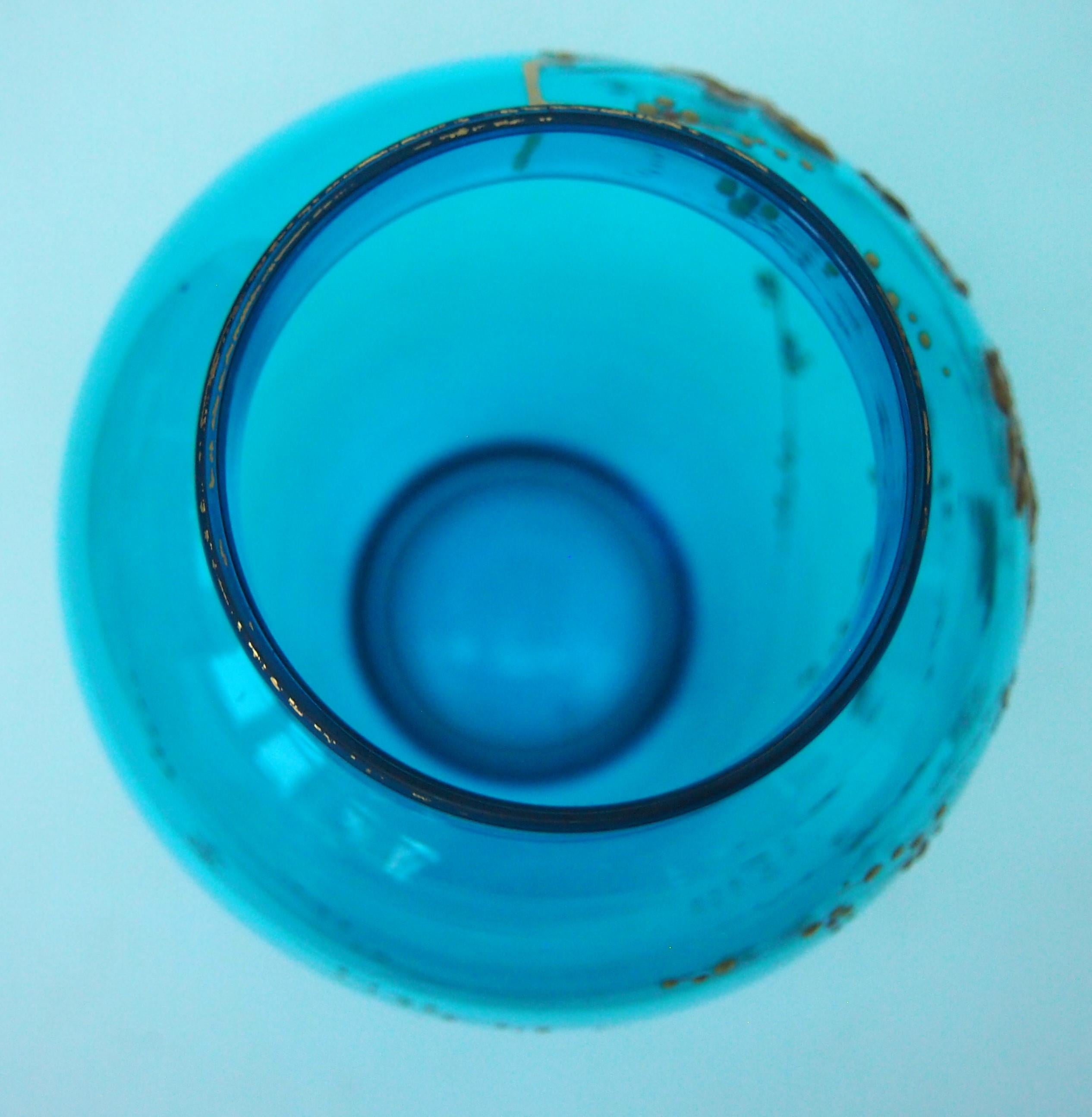 Fabelhafte Aesthetic Movement Blau Baccarat Kristallglas Prunus vergoldete Vase c1890 im Zustand „Gut“ im Angebot in Worcester Park, GB