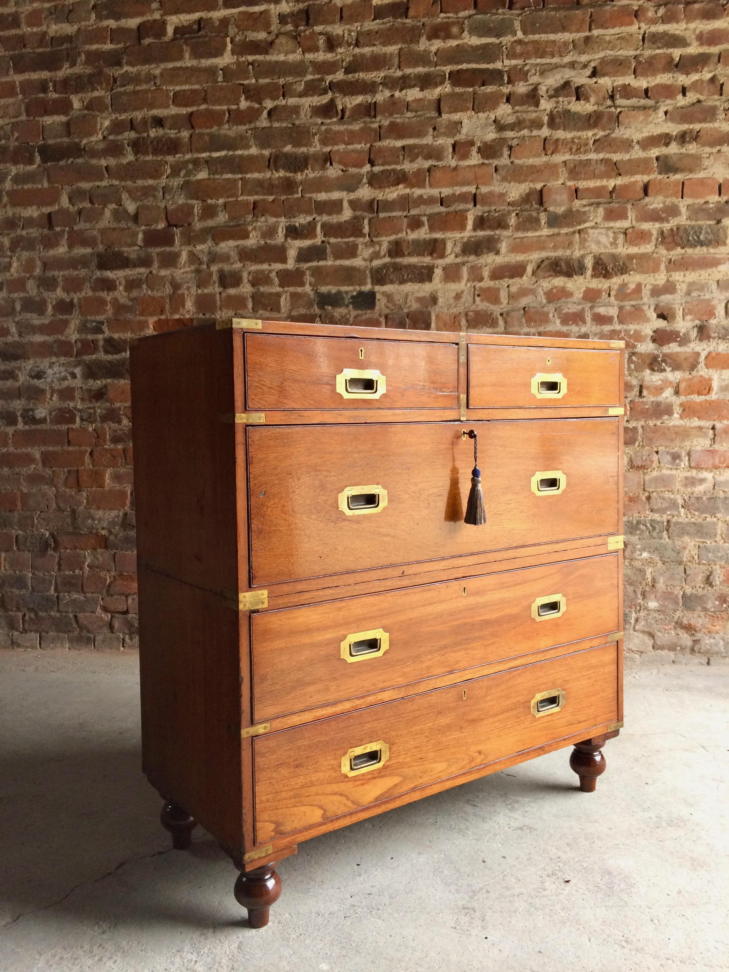 Fabulous antique Campaign chest of drawers mahogany circa 1875 Victorian No.5

Fabulous fully restored 19th century Victorian mahogany brass-mounted campaign chest of drawers circa 1875, the rectangular top complete with brass corner protectors