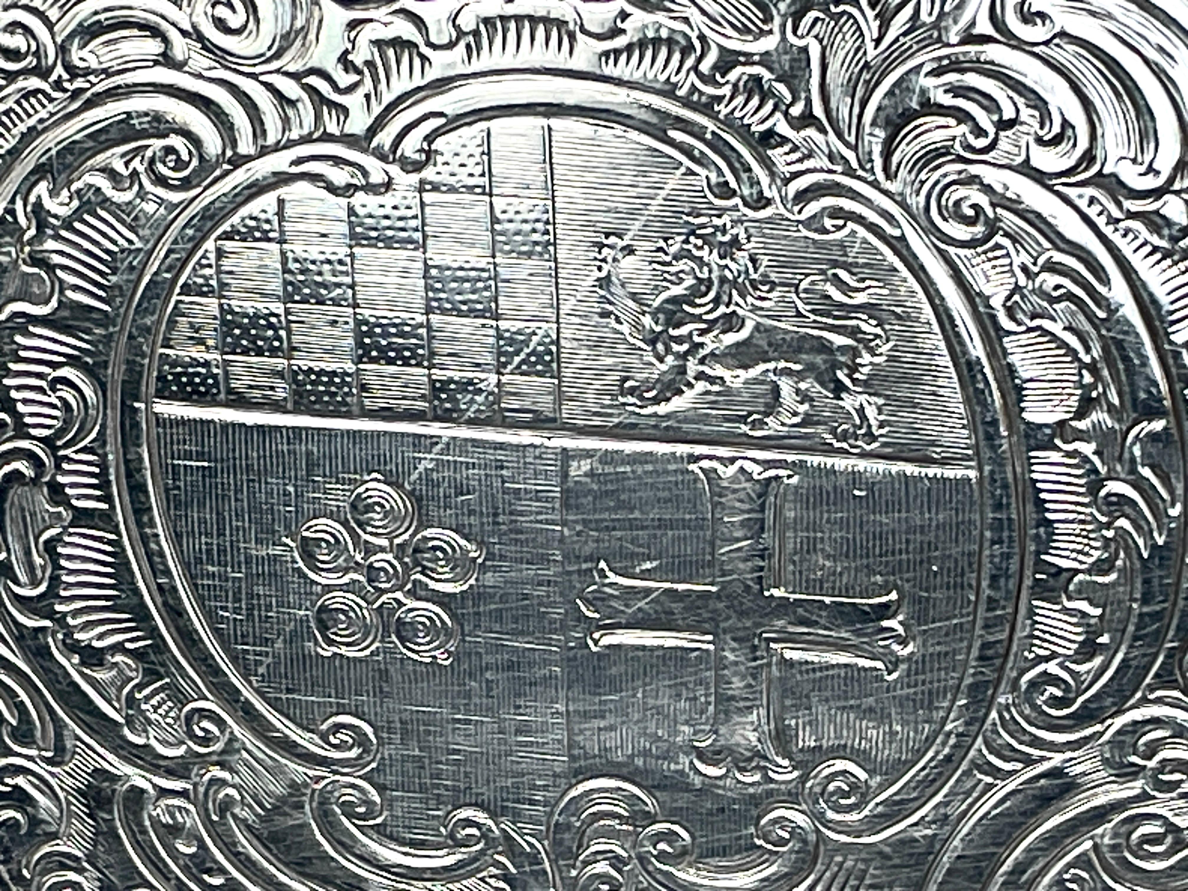 Fabelhafte antike englische frühe Sheffield Plate Wappengravur, graviert, Lg. Tee-Tablett im Angebot 2