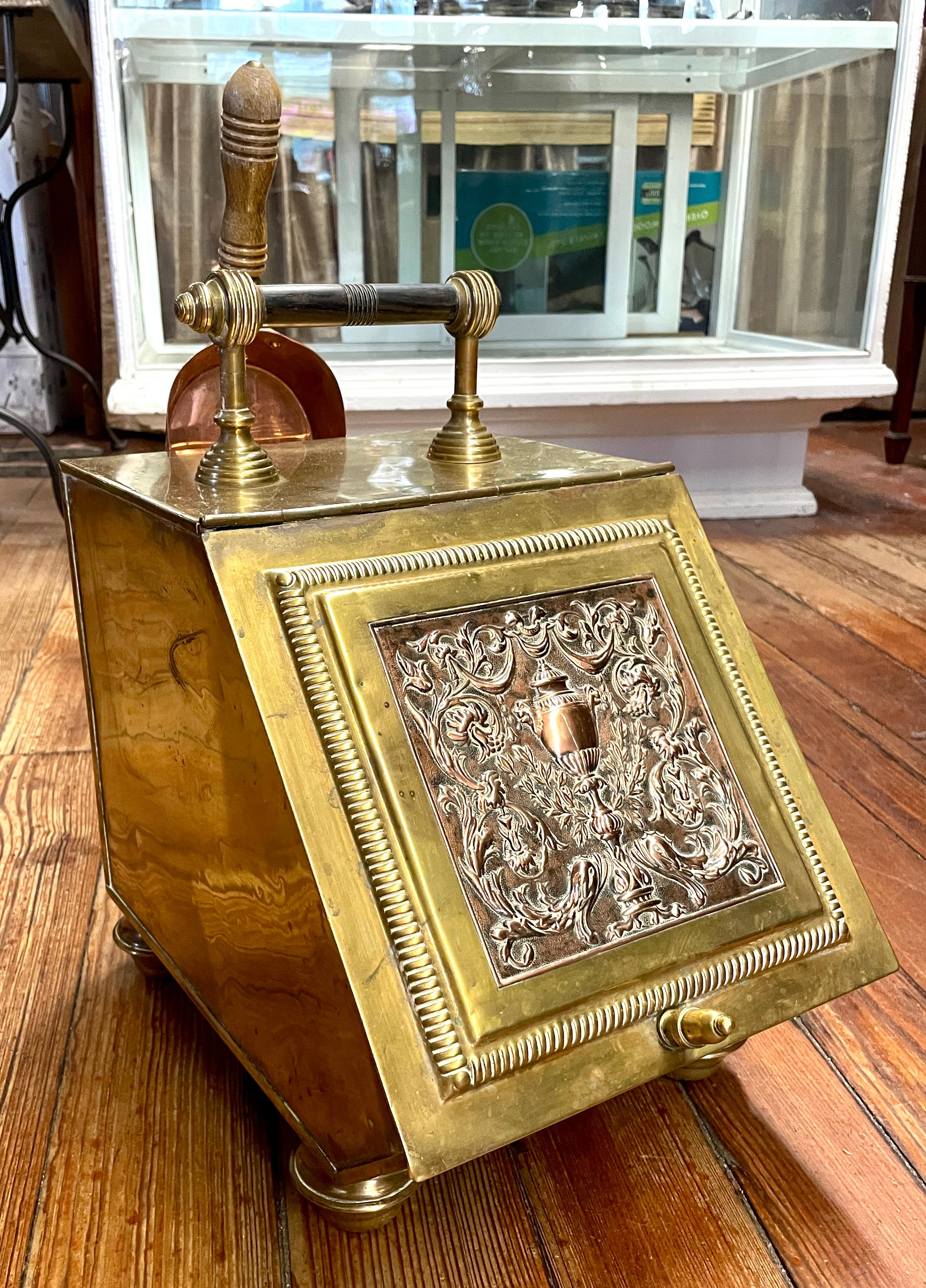 Fabulous Antique English SIGNED Brass and Copper Adam style slantfront Coal Hod For Sale 10