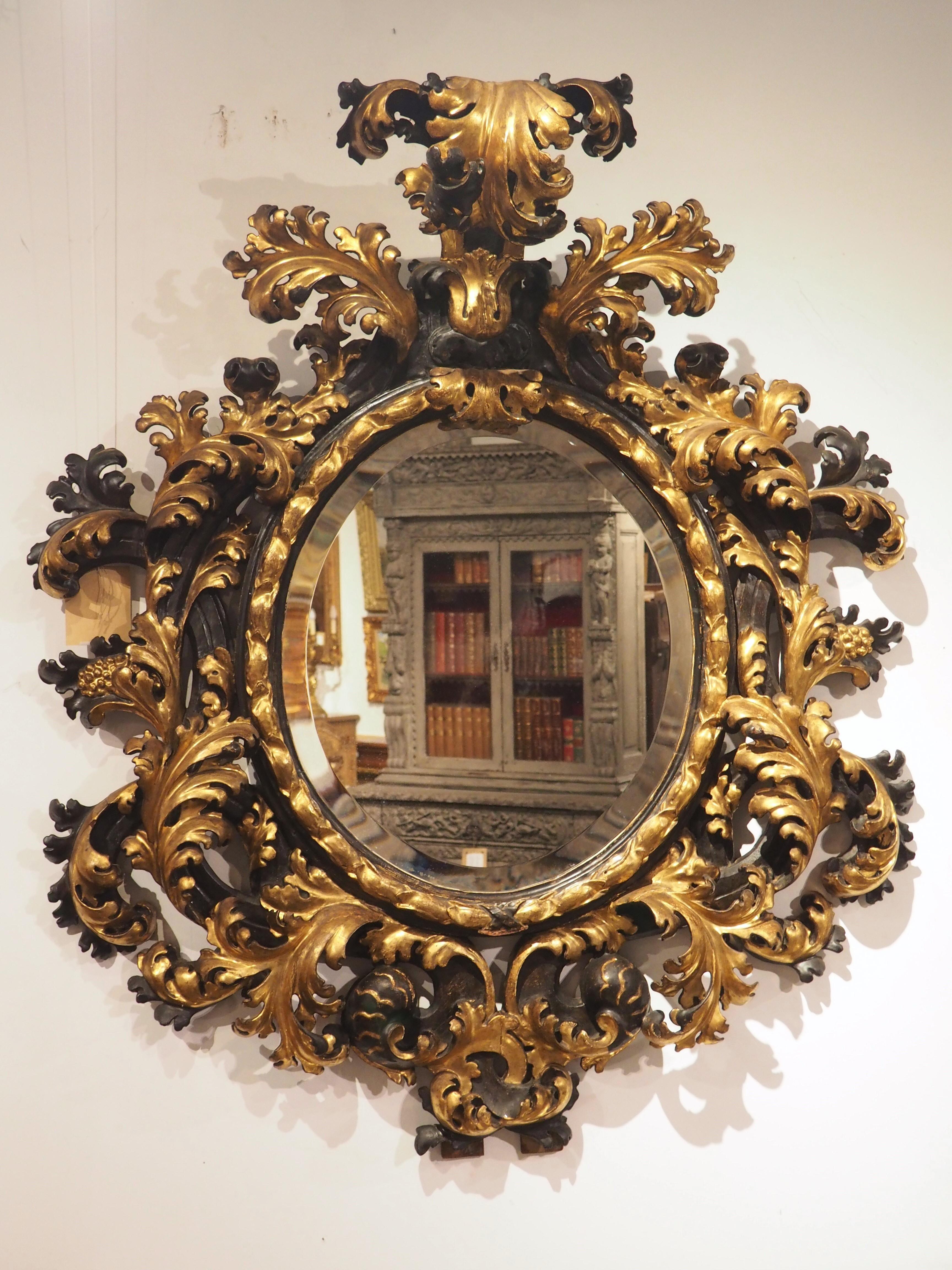 Fabuloso Espejo de Pared Florentino Antiguo Negro y Dorado, Circa 1850 Italiano en venta