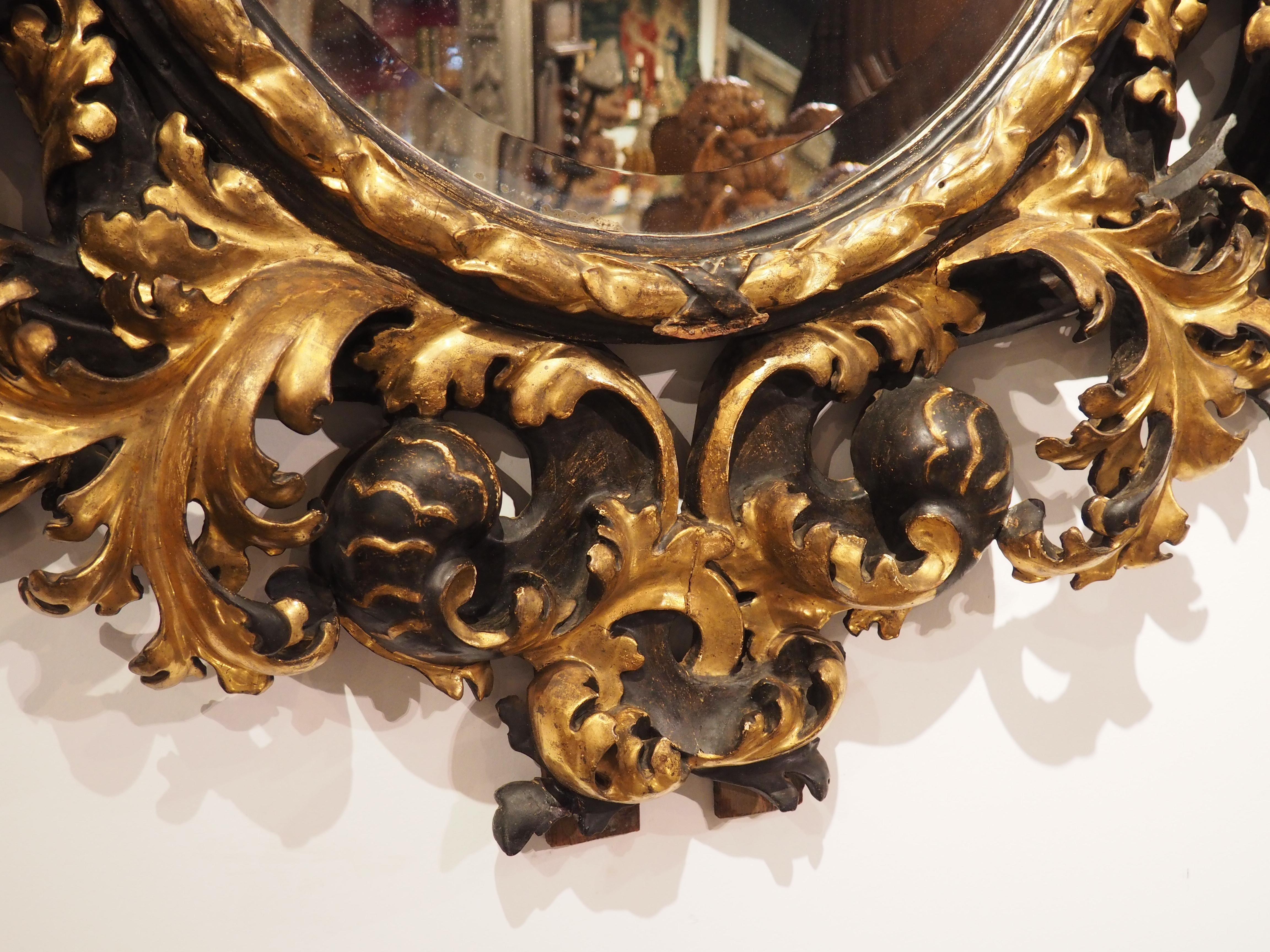 Fabuleux Antique Florentine Wall Mirror noir et or, Circa 1850 Bon état - En vente à Dallas, TX