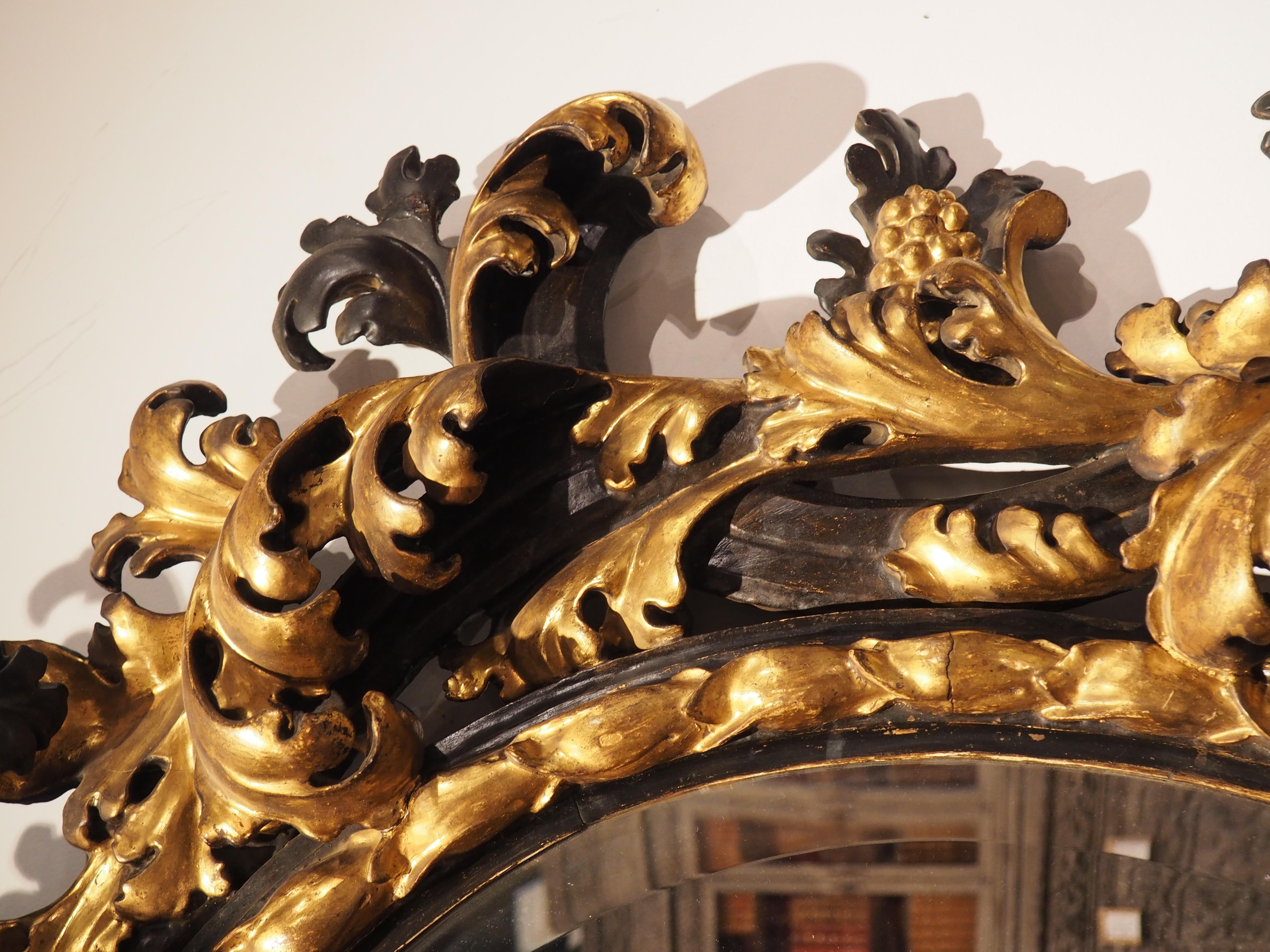 Verre Fabuleux Antique Florentine Wall Mirror noir et or, Circa 1850 en vente