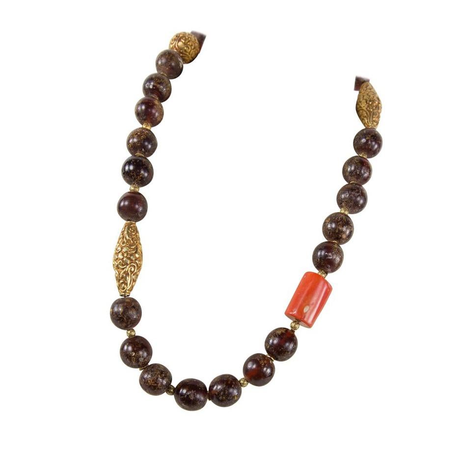 Erbstück-Halskette, fabelhafte antike tibetische natürliche Bernsteinkoralle und Goldperlen im Zustand „Hervorragend“ im Angebot in Montreal, QC