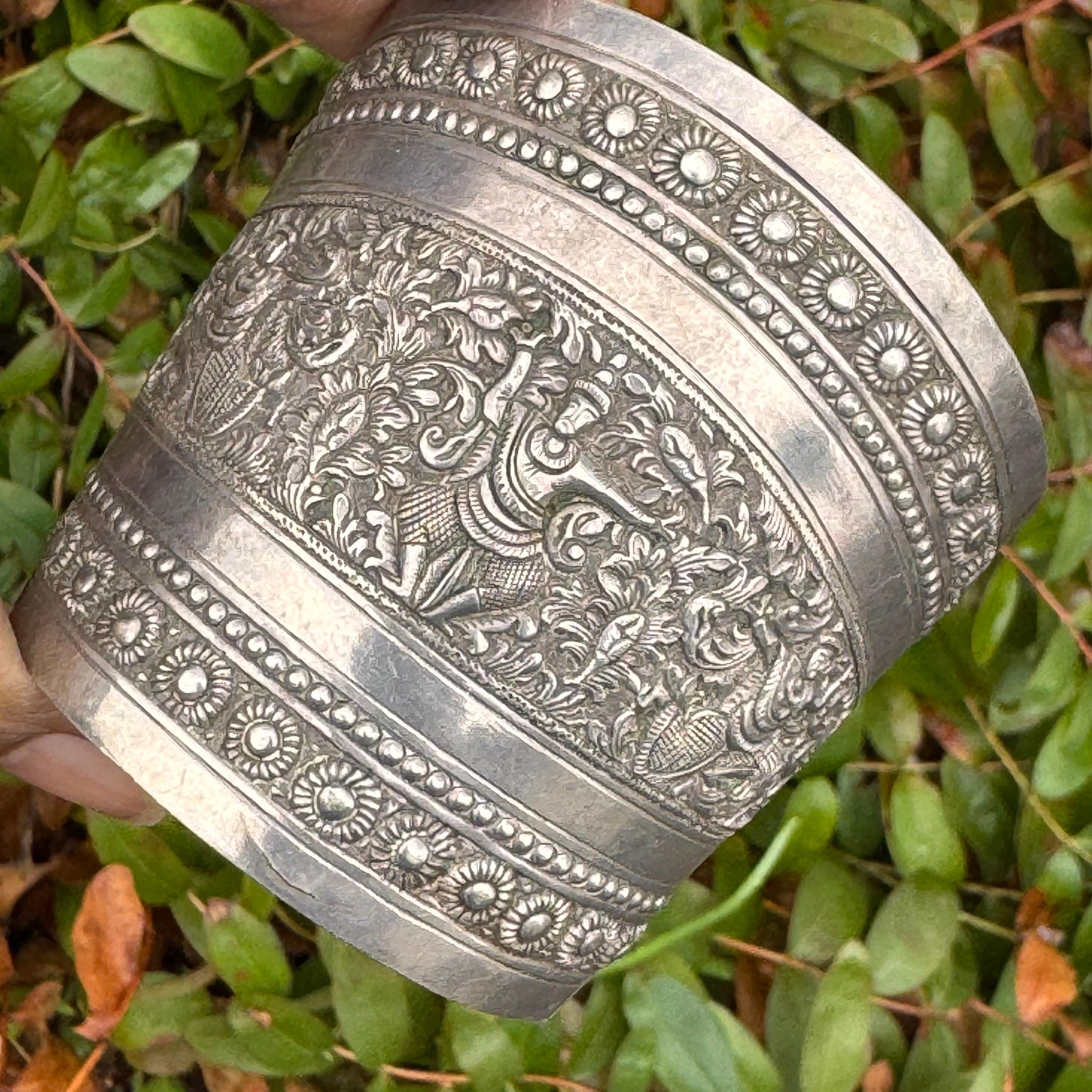 Fabulous Art Deco French-Indochina Silver Cuff Bracelet  For Sale 5