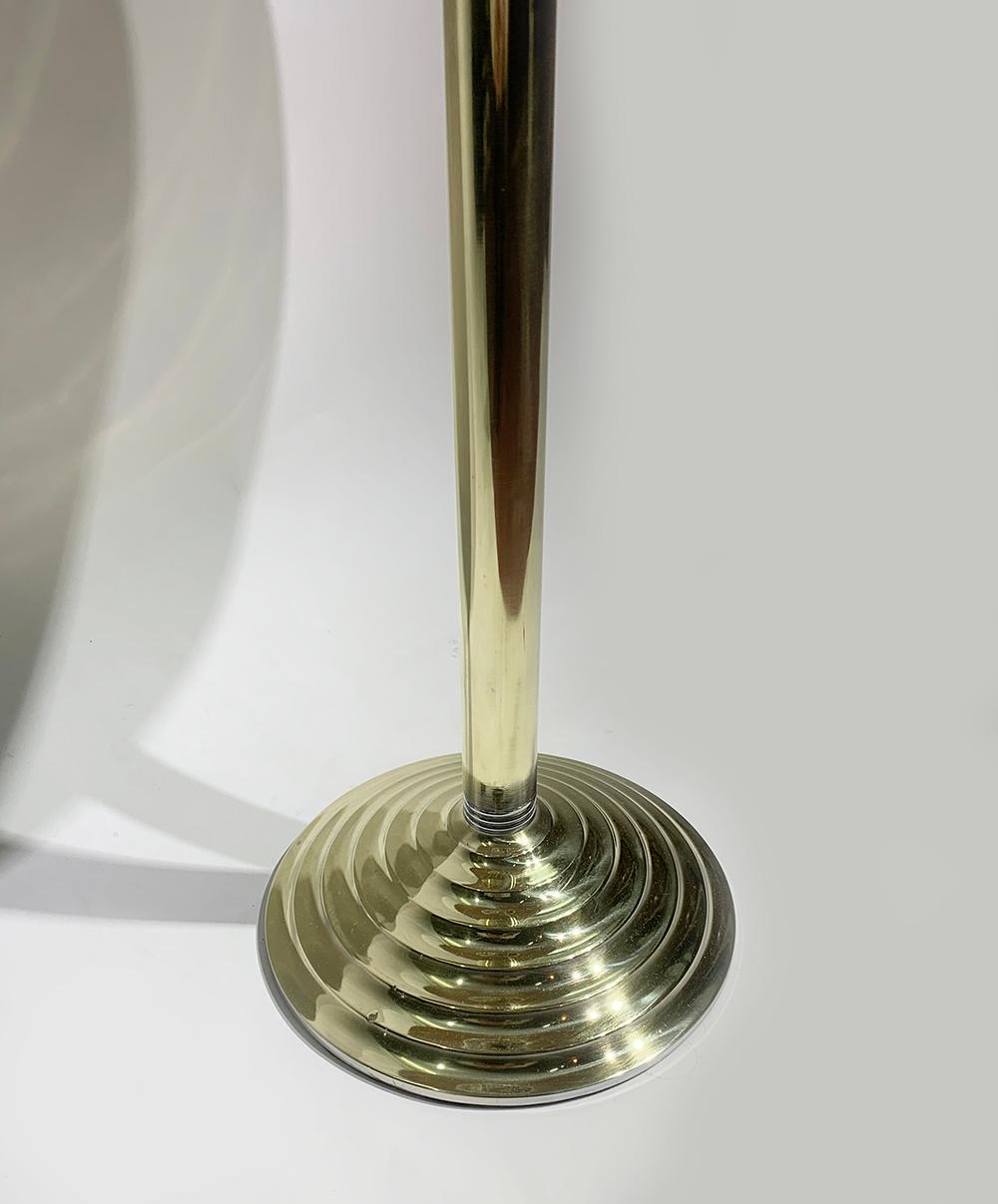 Français Fabuleuse table d'appoint Art Déco à piédestal en vente
