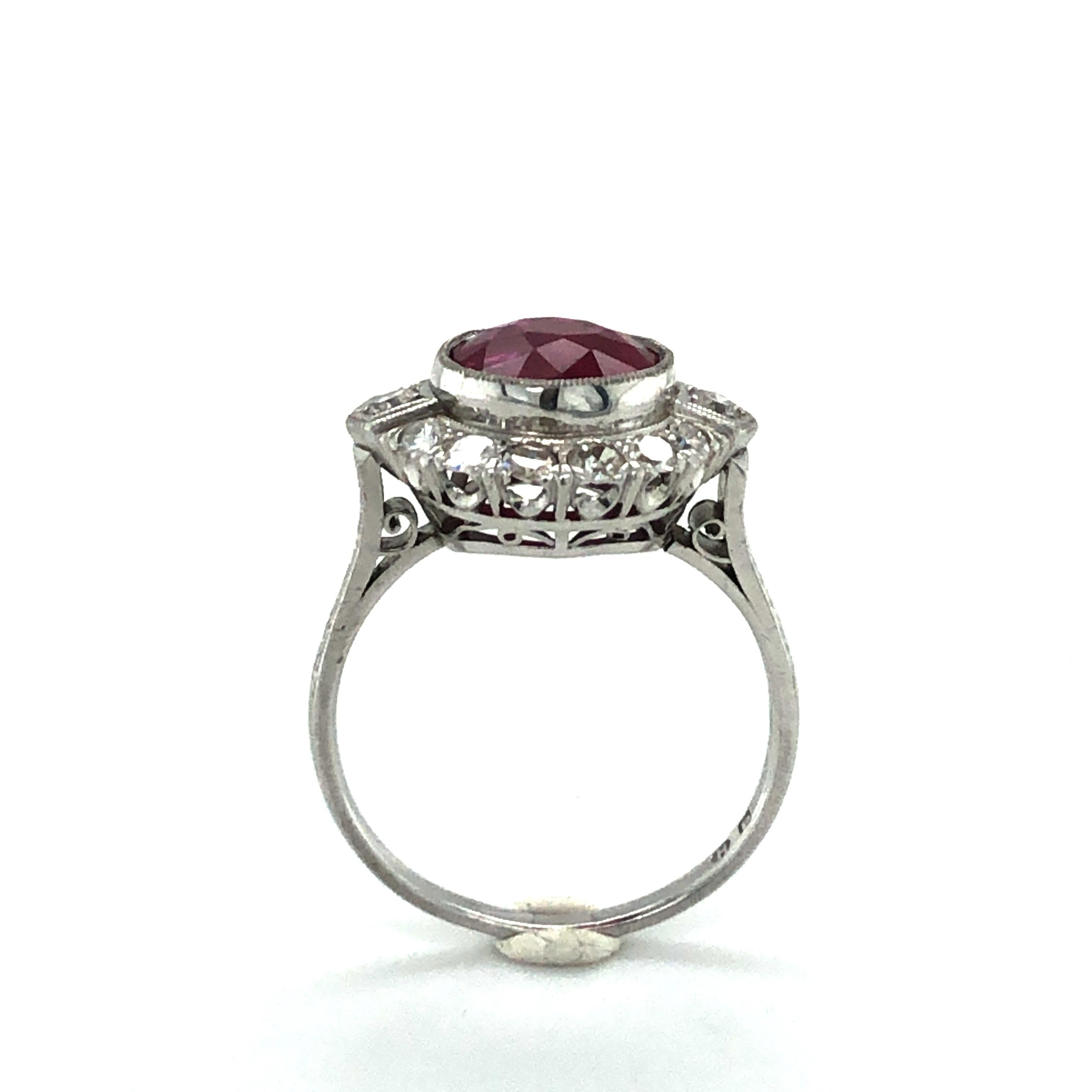 Fabulous Art Deco Ring with Burmese Ruby and Diamonds in Platinum 950 2