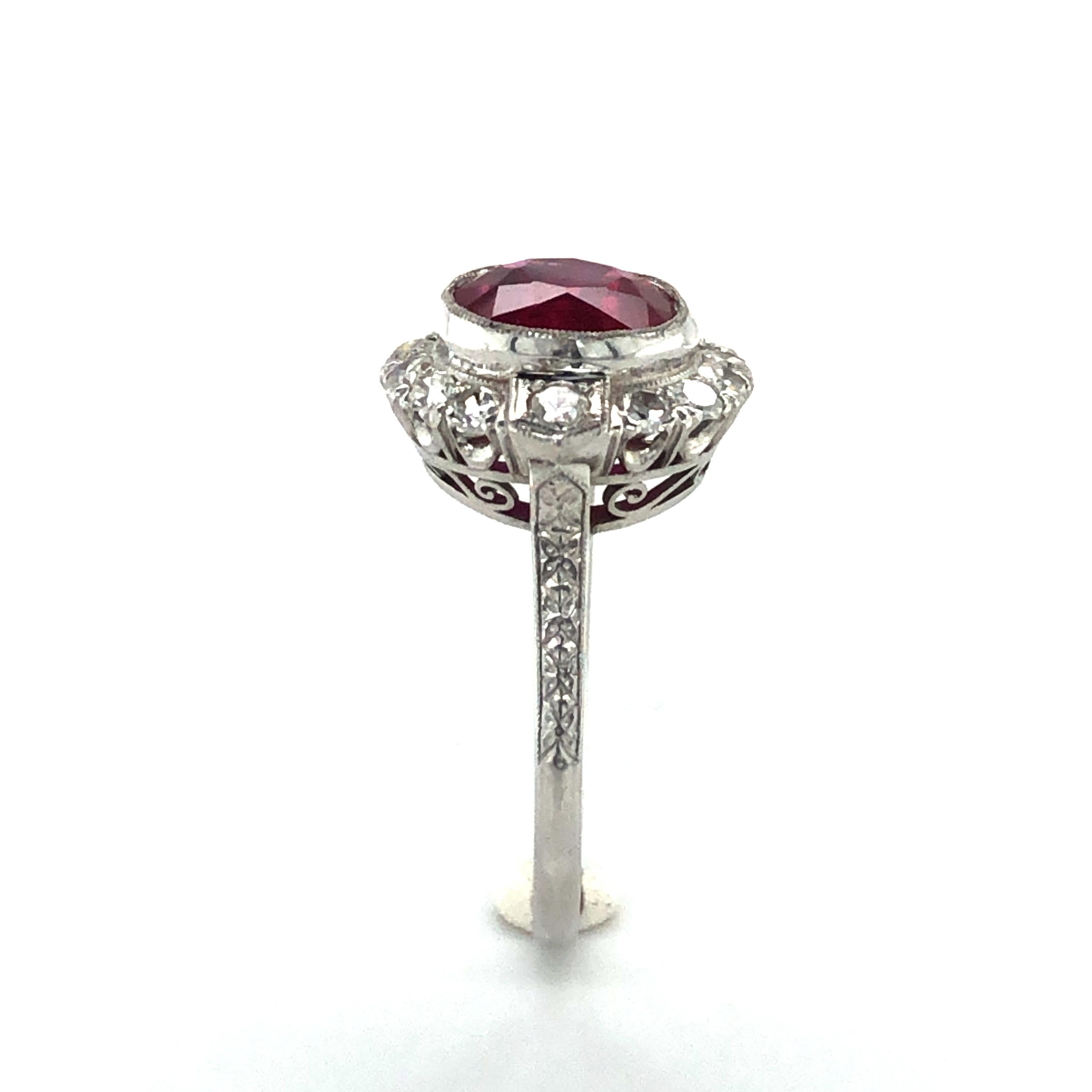 Fabulous Art Deco Ring with Burmese Ruby and Diamonds in Platinum 950 3