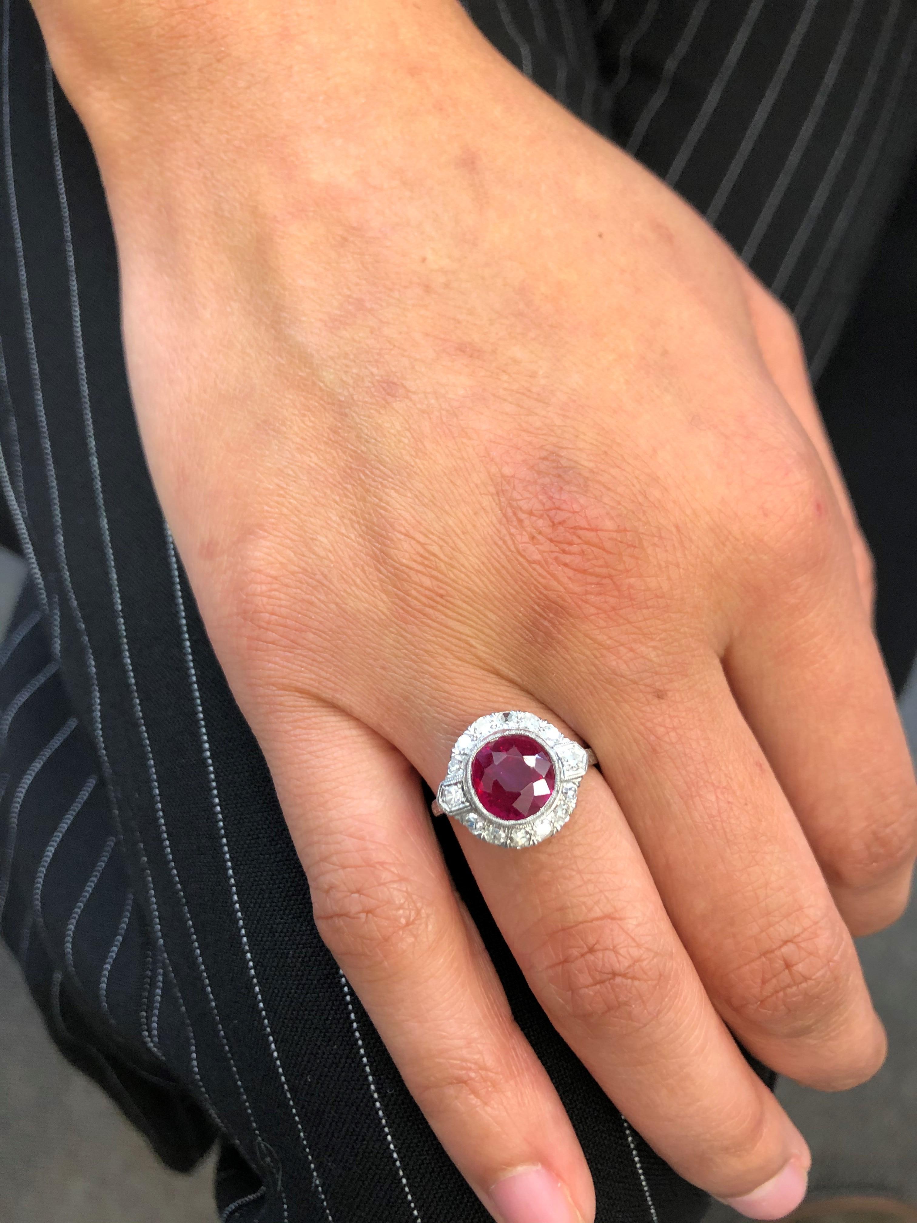 Fabulous Art Deco Ring with Burmese Ruby and Diamonds in Platinum 950 4