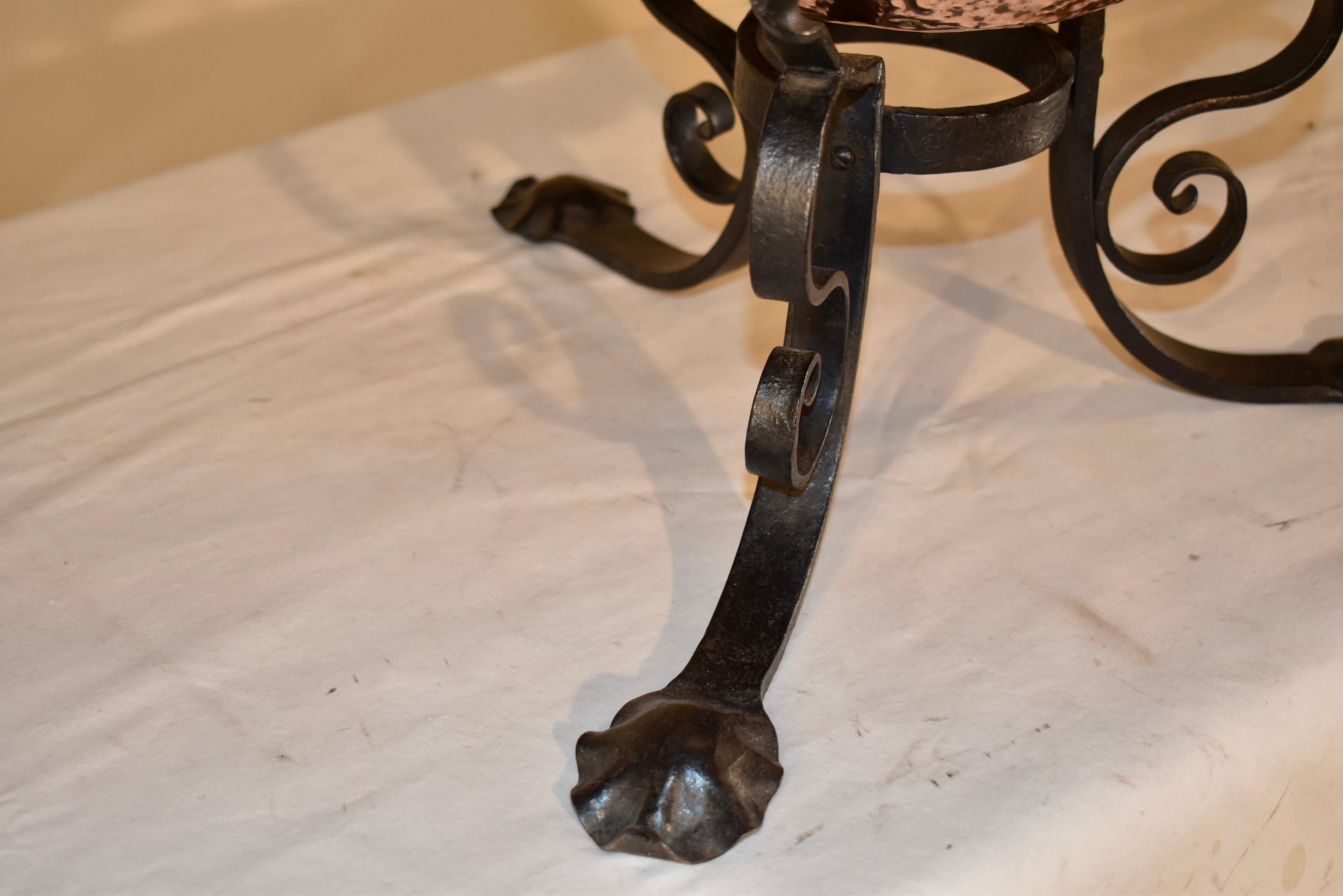 FABULOUS Arts and Crafts Copper Coal Hod on Stand, CIRCA 1920 (Messing) im Angebot