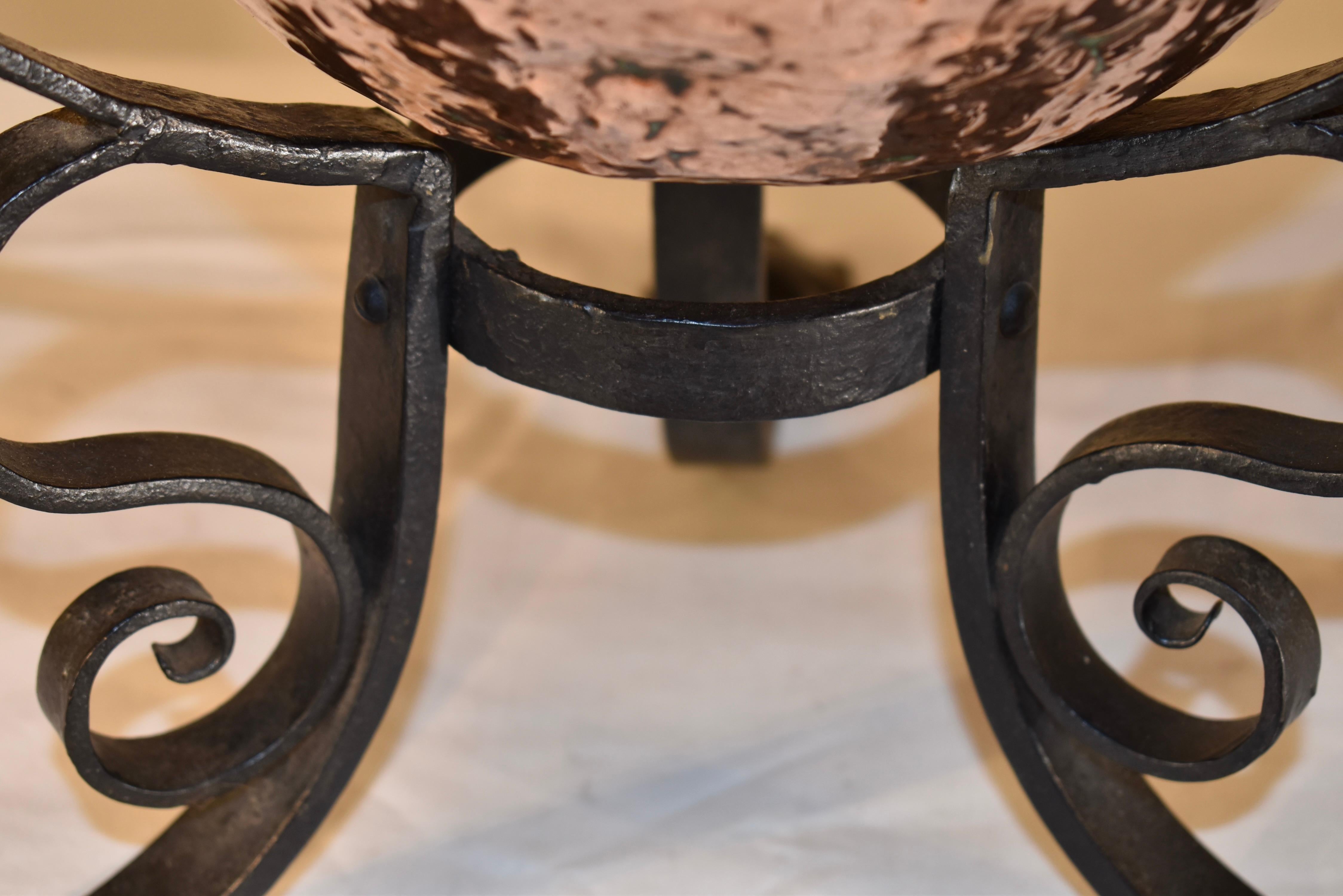 FABULOUS Arts and Crafts Copper Coal Hod on Stand, CIRCA 1920 im Angebot 1