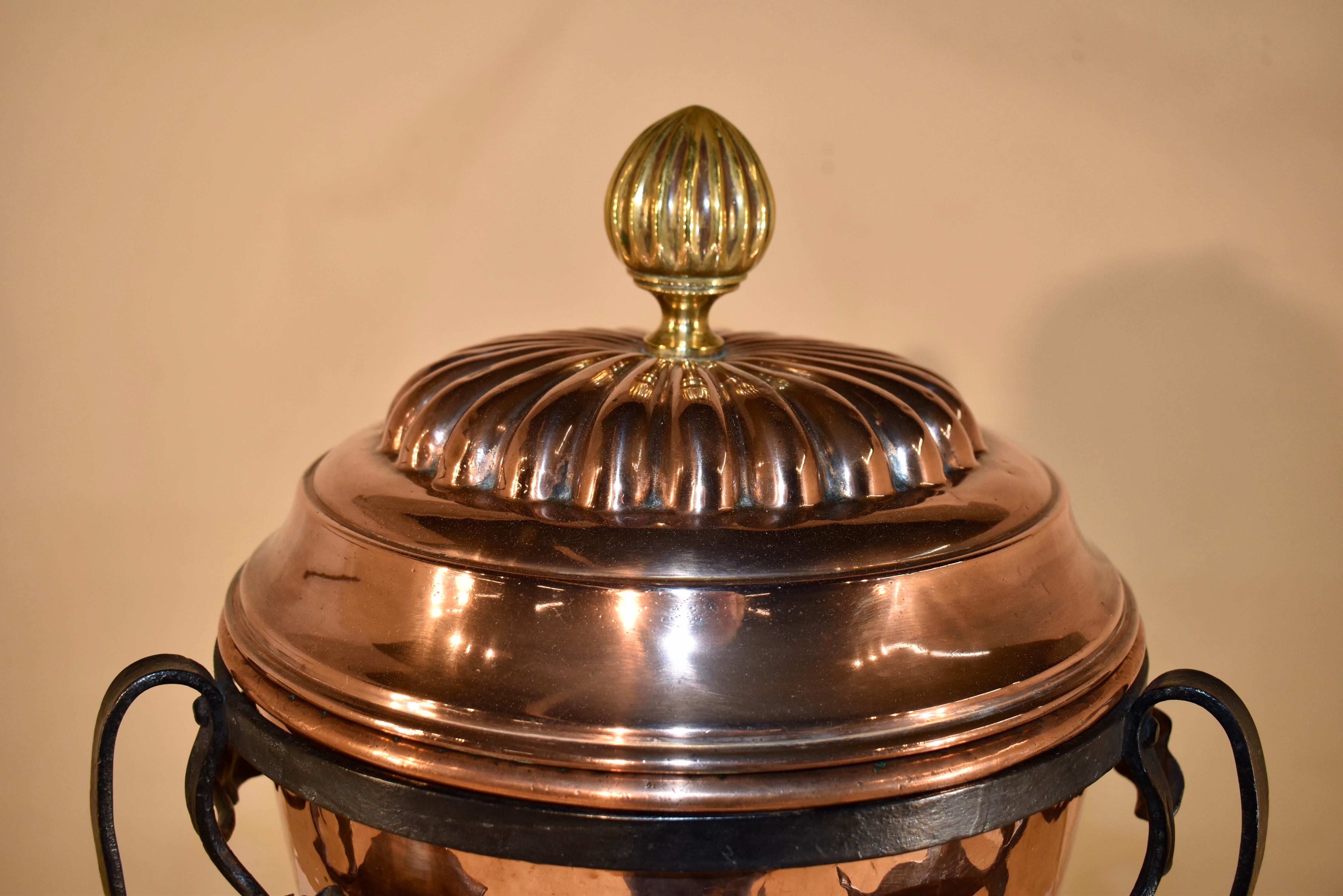 FABULOUS Arts and Crafts Copper Coal Hod on Stand, CIRCA 1920 im Angebot 3
