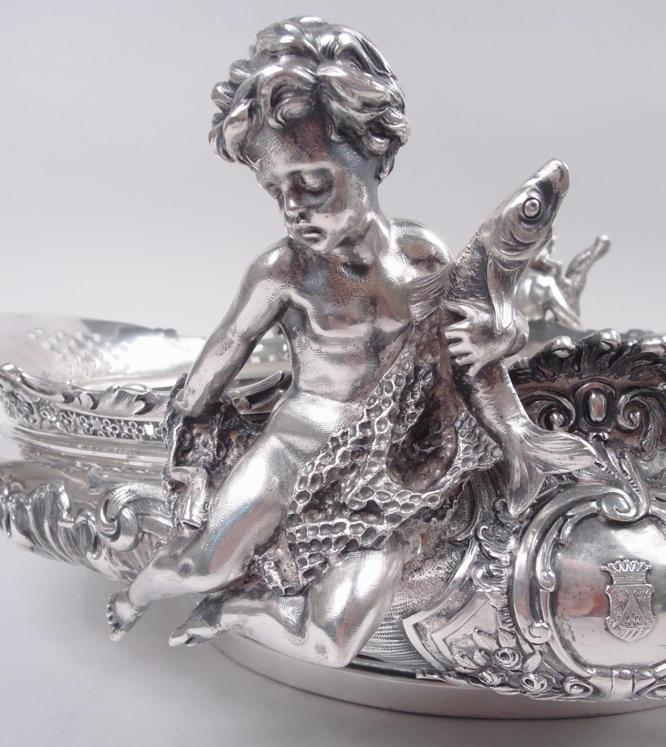 Fabelhafte österreichische Rokoko-Schale für Jagd- und Fischen im klassischen Rokoko-Stil im Zustand „Gut“ im Angebot in New York, NY