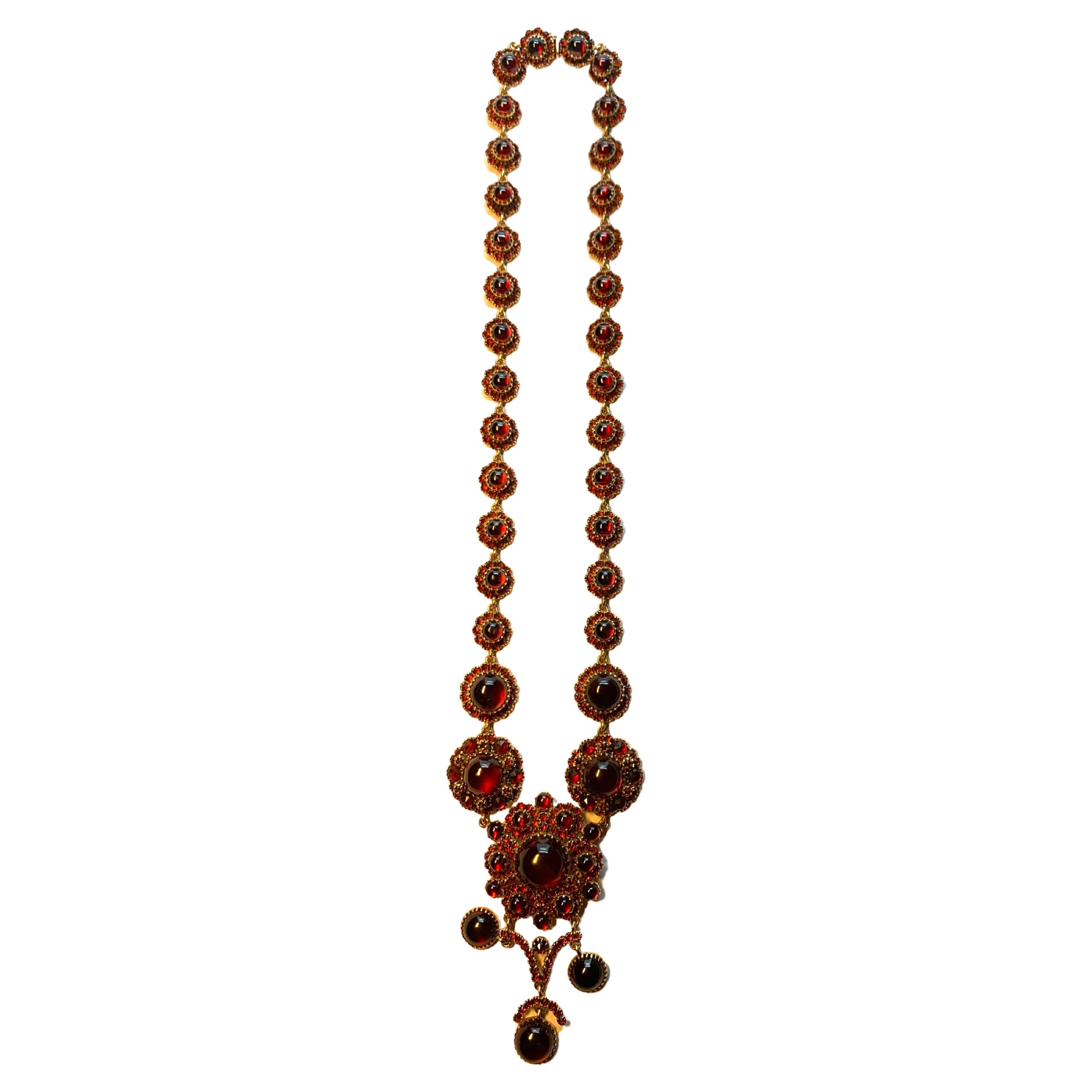 Fabulous Bohemian garnet necklace, handcrafted in 14K gold.
Mid 20th century production
Austro-Hungarian style
Perfect conditions