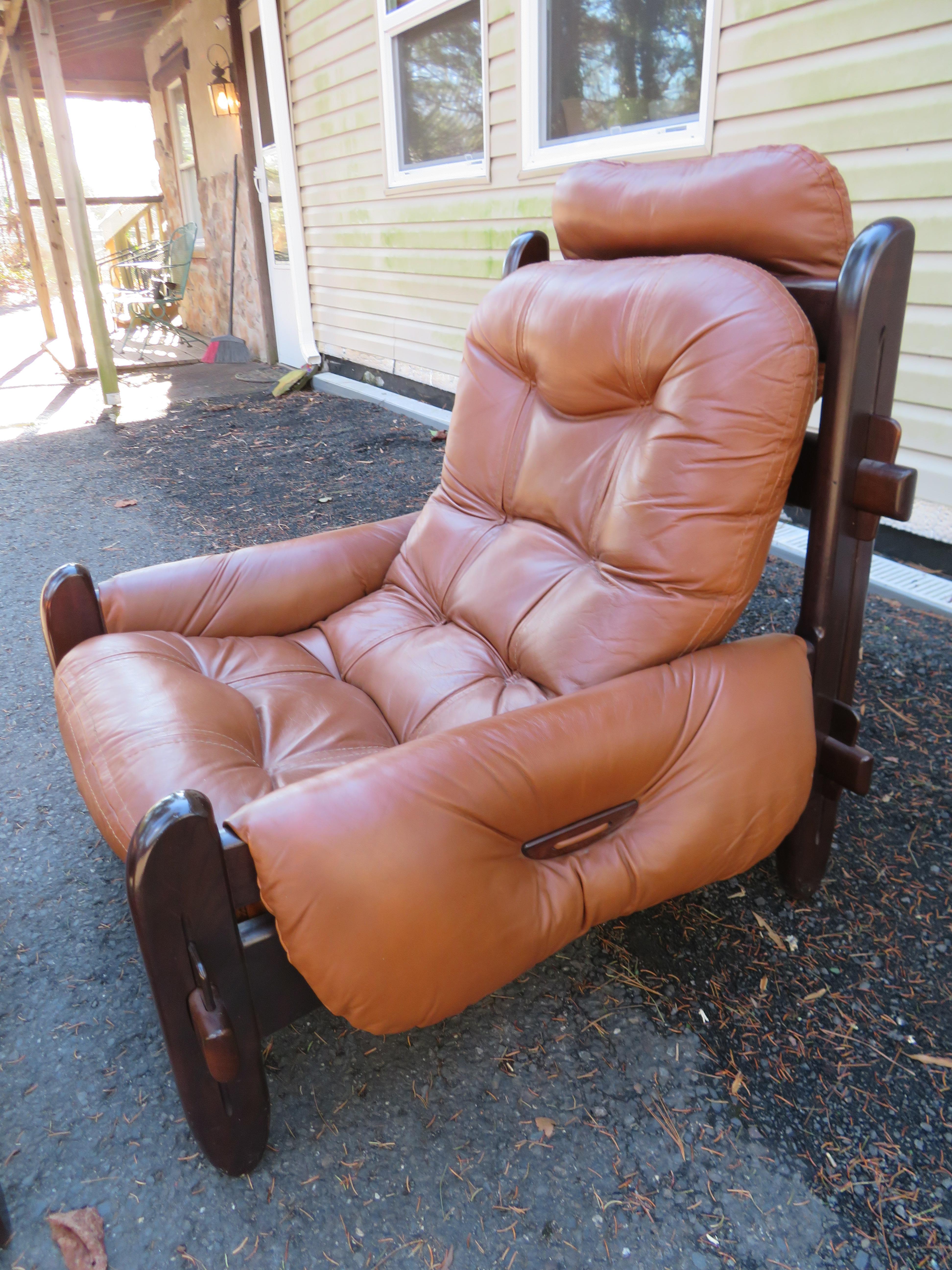 Brésilien Fabuleux fauteuil de salon et pouf Jean Gillon pour Probel en vente