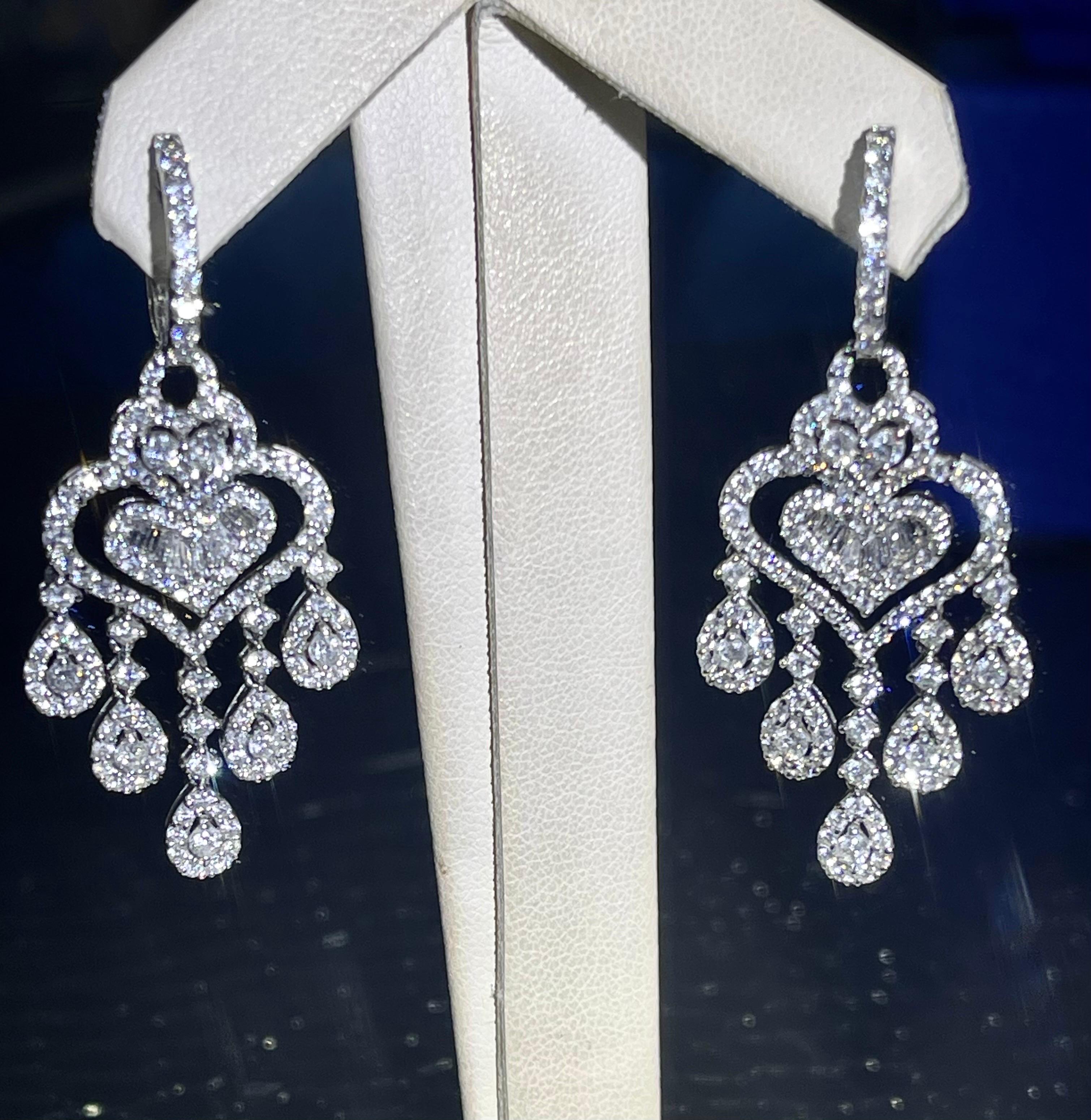 Classical Roman Fabulous Chandelier Diamond Earrings In 18k White Gold  For Sale