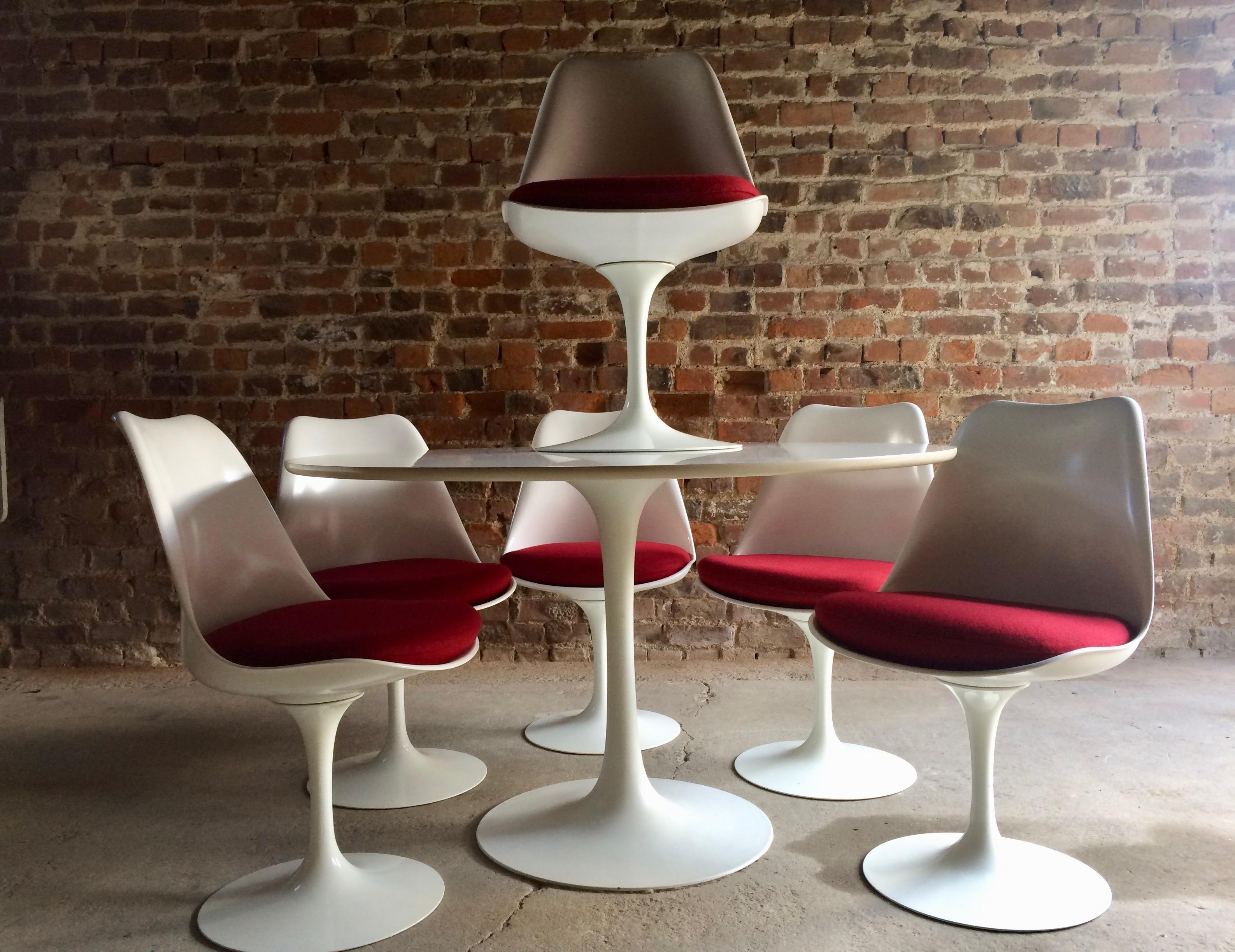 Aluminum Fabulous Eero Saarinen Tulip Dining Table & Six Tulip Dining Chairs Knoll Studio