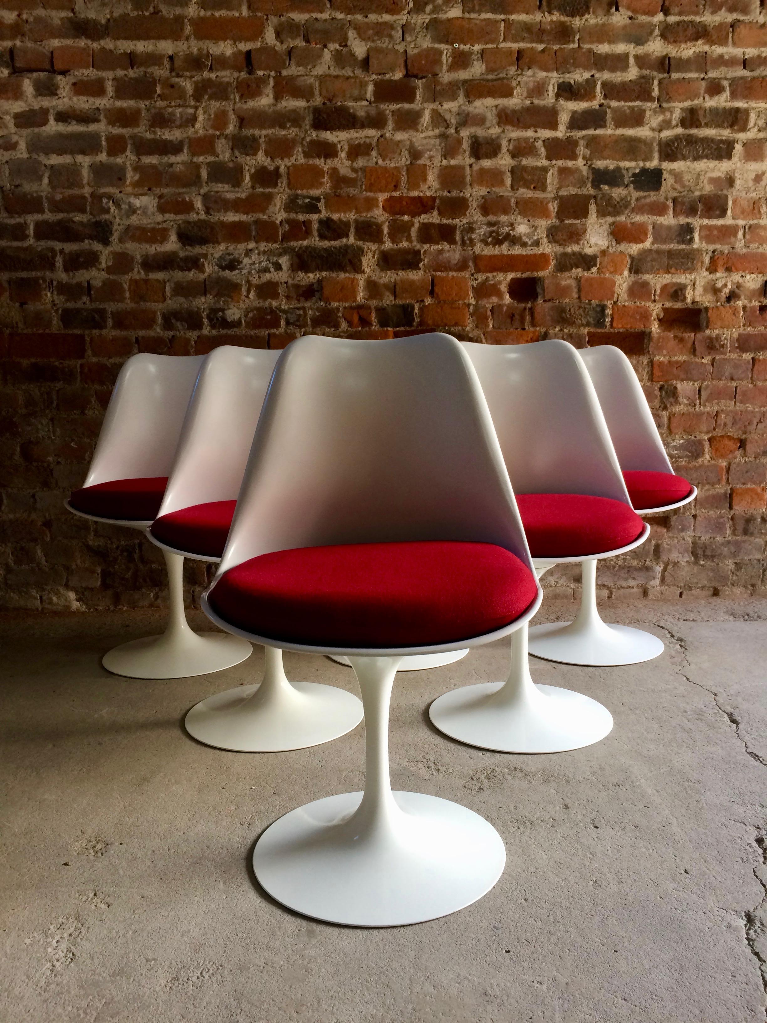 Fabulous Eero Saarinen Tulip Dining Table & Six Tulip Dining Chairs Knoll Studio 2