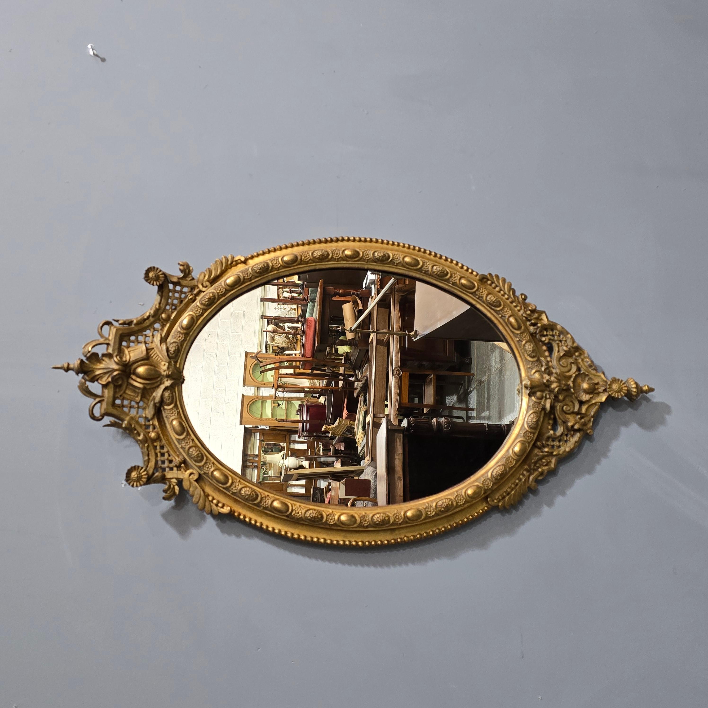 Fabulous English Gilt Oval Mirror In Good Condition For Sale In Swadlincote, GB