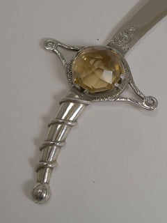 Fabuleux coupe-papier anglais en argent sterling et citrine:: 1929