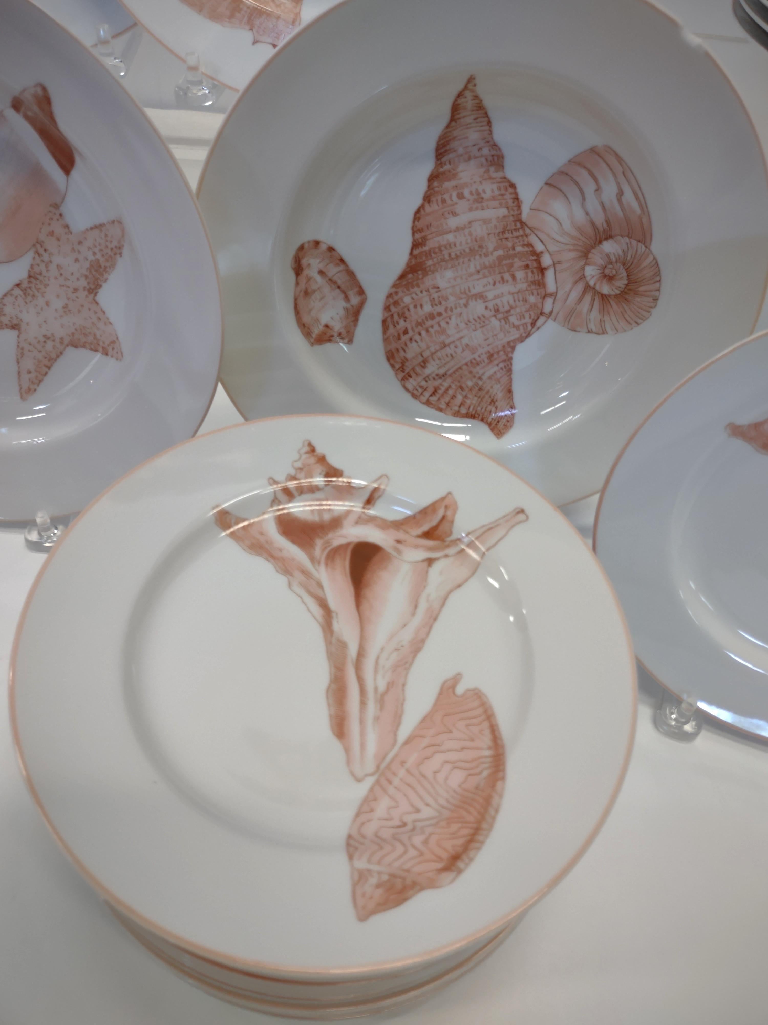 Porcelain Fabulous Fitz and Floyd Coquille Pattern Dinnerware Set For Sale