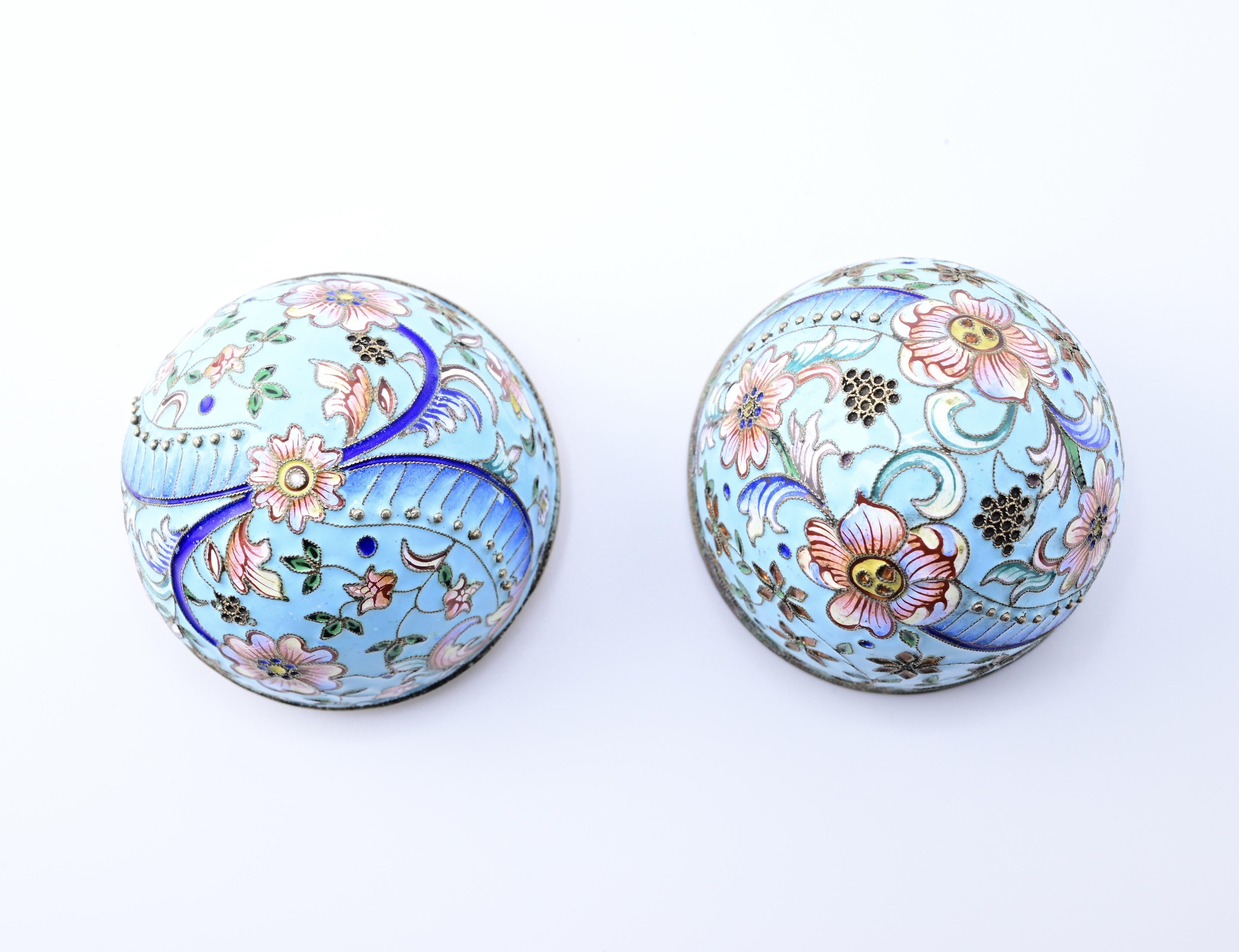 Fabuloso Huevo Floral Ruso de Esmalte de Plata Fantásticos Detalles 3