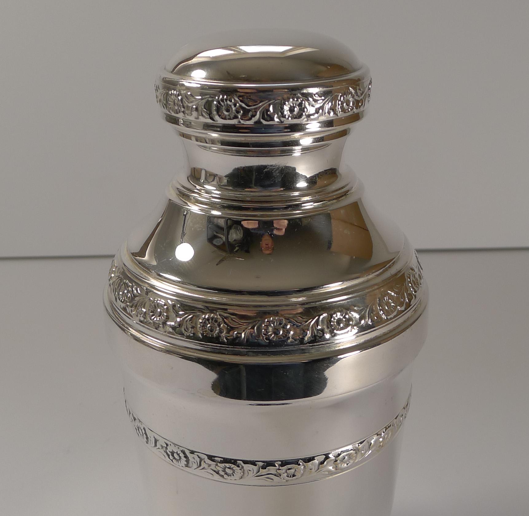 Fabulous French Art Deco Silver Plated Cocktail Shaker, Floral Decoration In Good Condition In Bath, GB