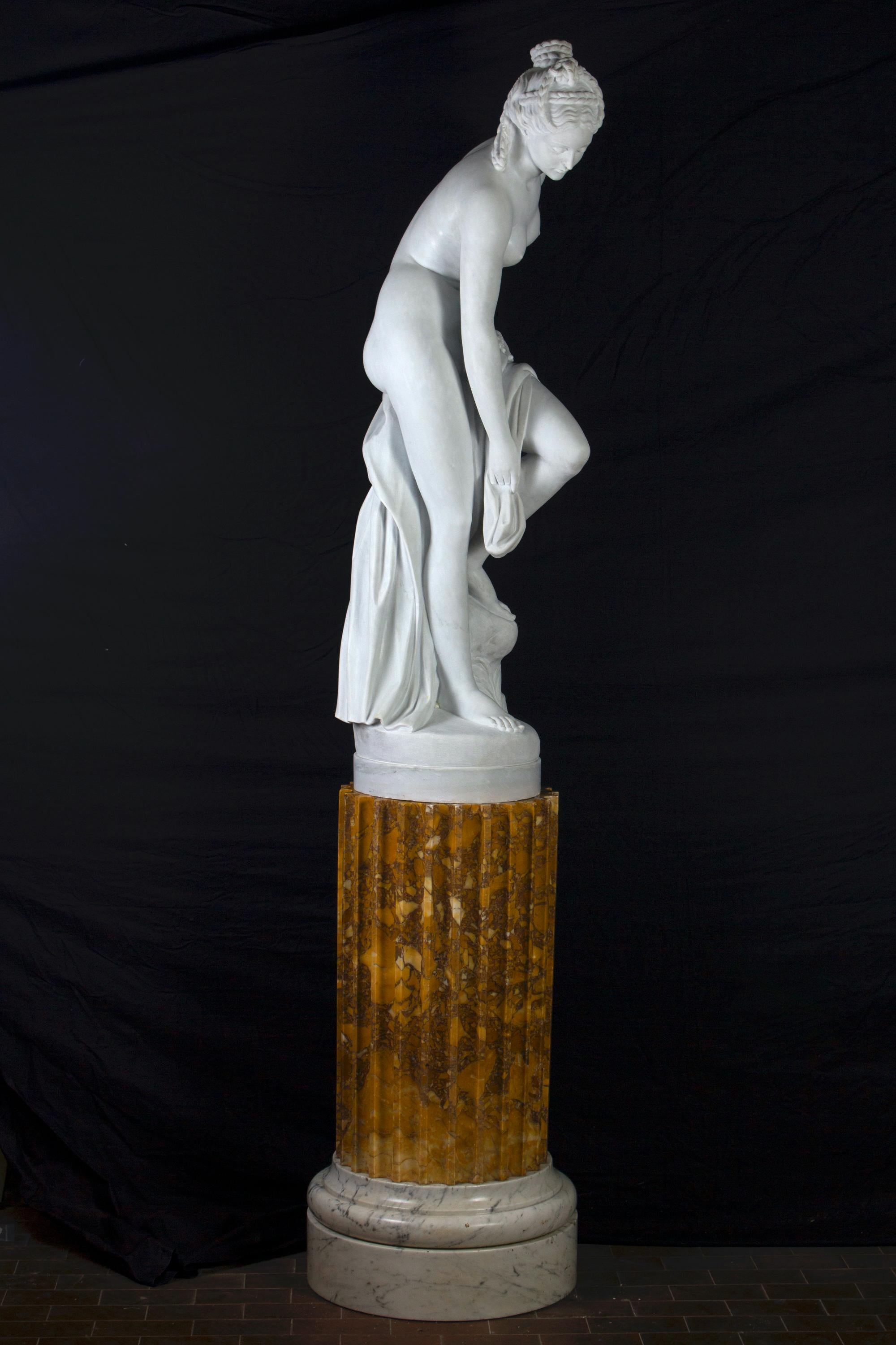 19th Century  Fabulous French Neoclassical Marble Sculpture of Bathing Venus 1880' For Sale