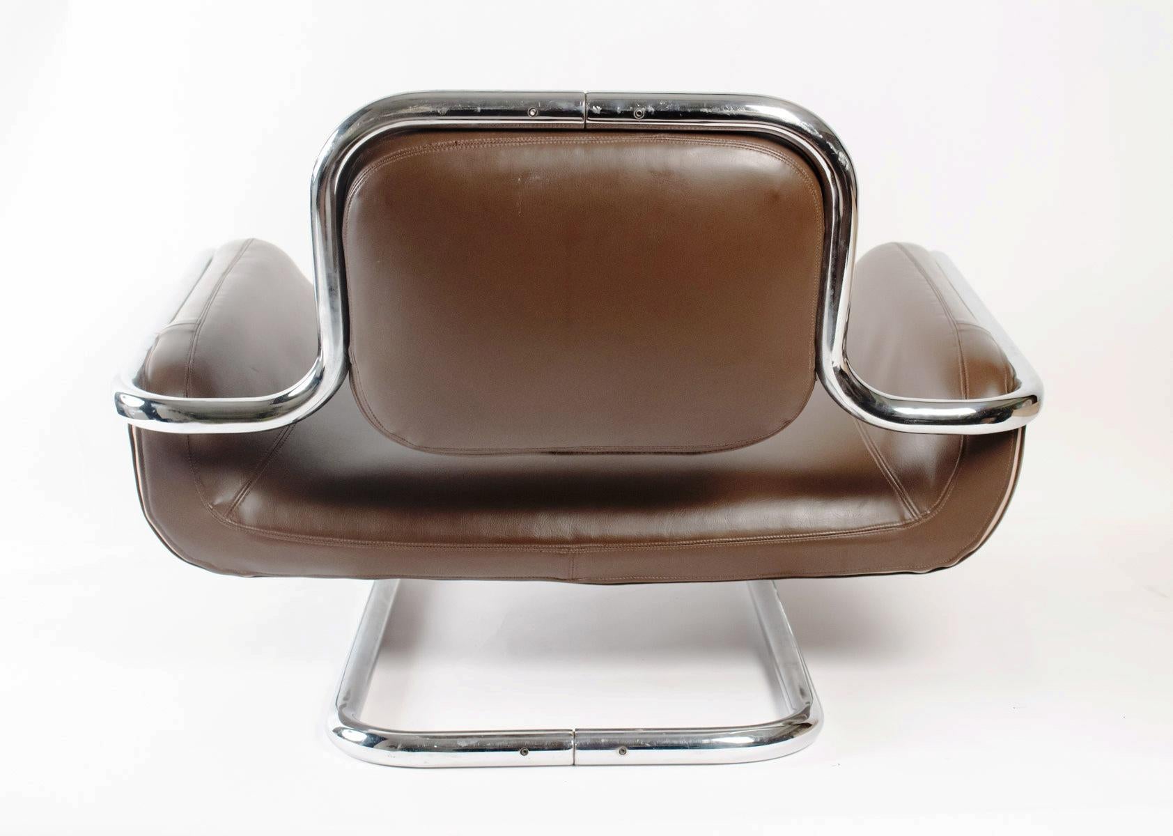 Iconic Futurist Limande Armchair by Kwok Hoï Chan for Steiner, 1968, France In Excellent Condition In Saint-Ouen, FR
