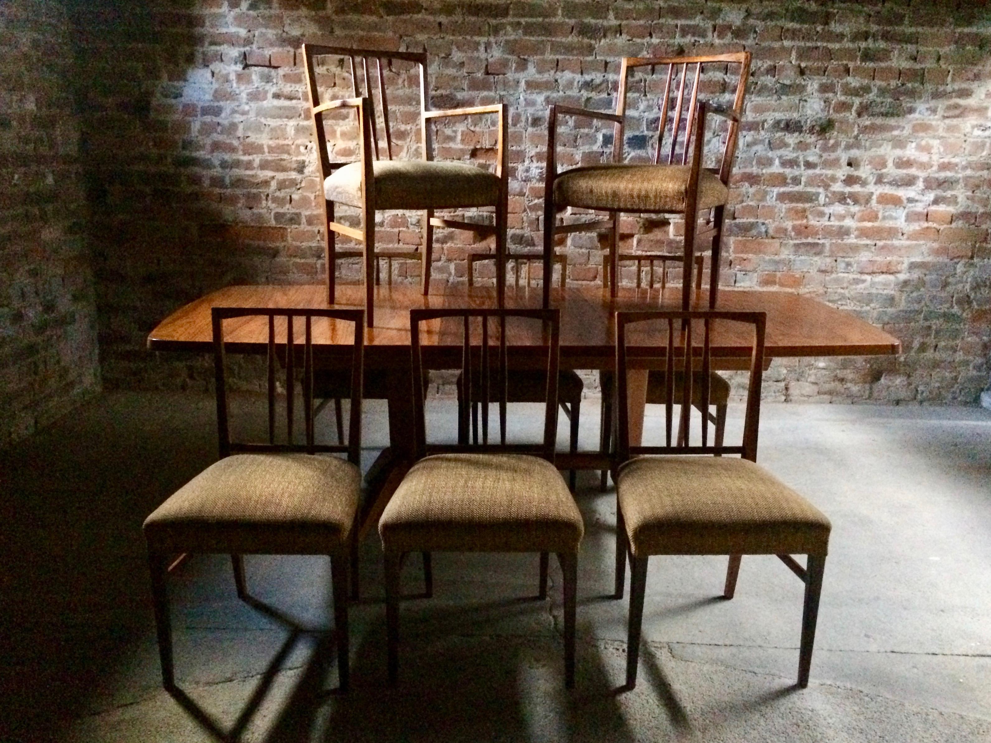 Fabulous Gordon Russell Dining Table and Eight Chairs Rosewood Burford R818 In Excellent Condition In Longdon, Tewkesbury