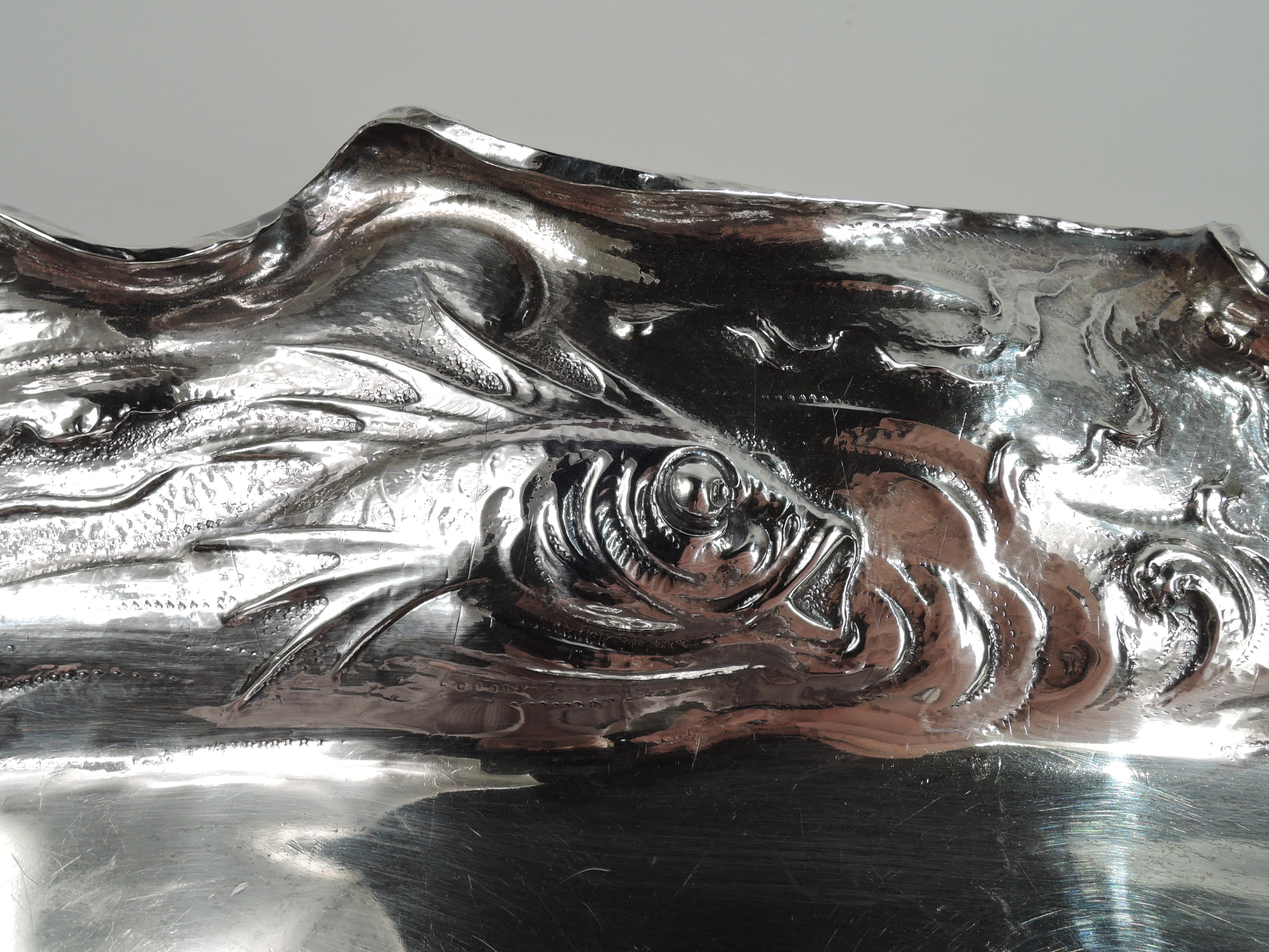 Favoloso piatto da pesce in argento Gorham Art Nouveau Martelé 2