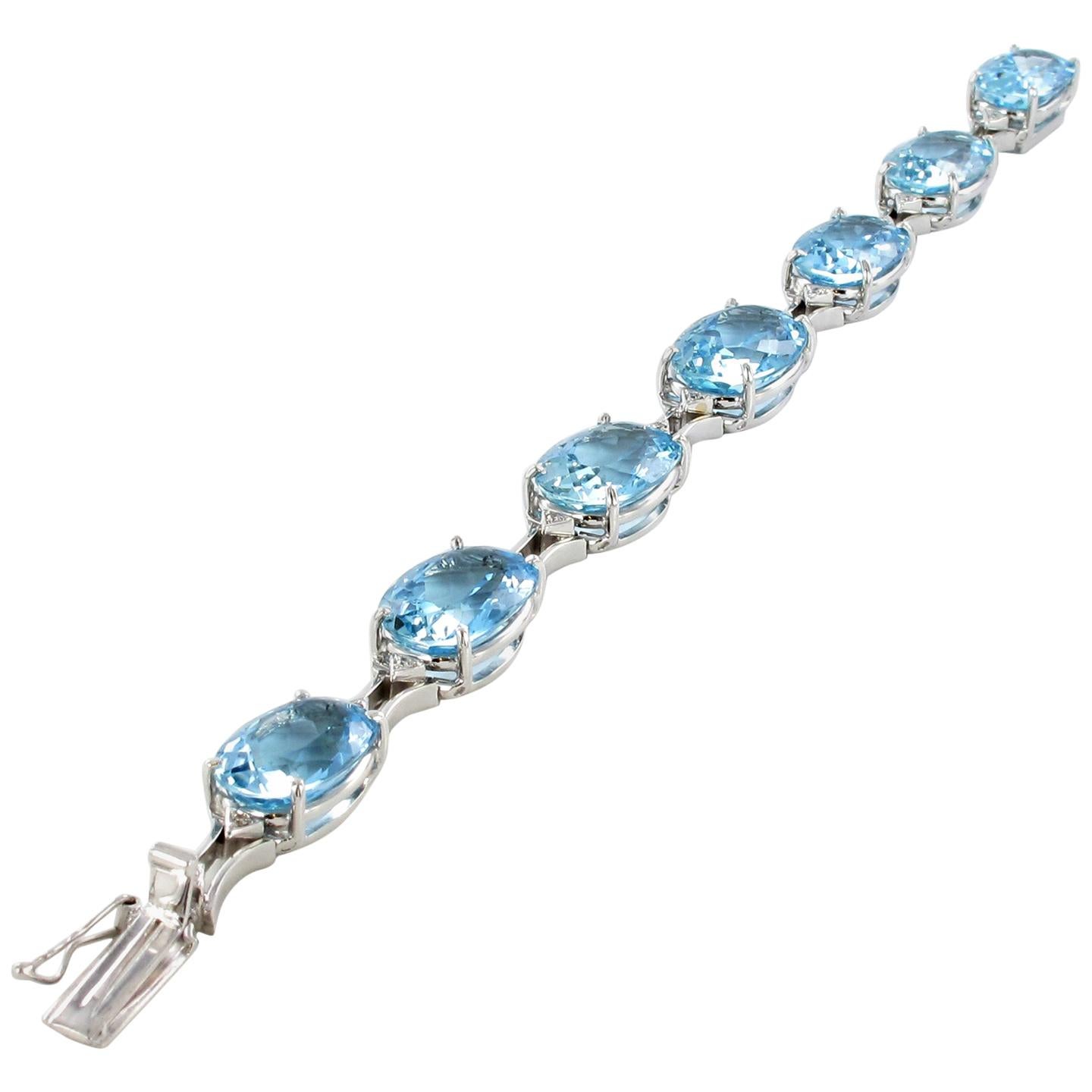 Fabulous H. Stern Aquamarine and Diamond Bracelet in 18 Karat White Gold For Sale