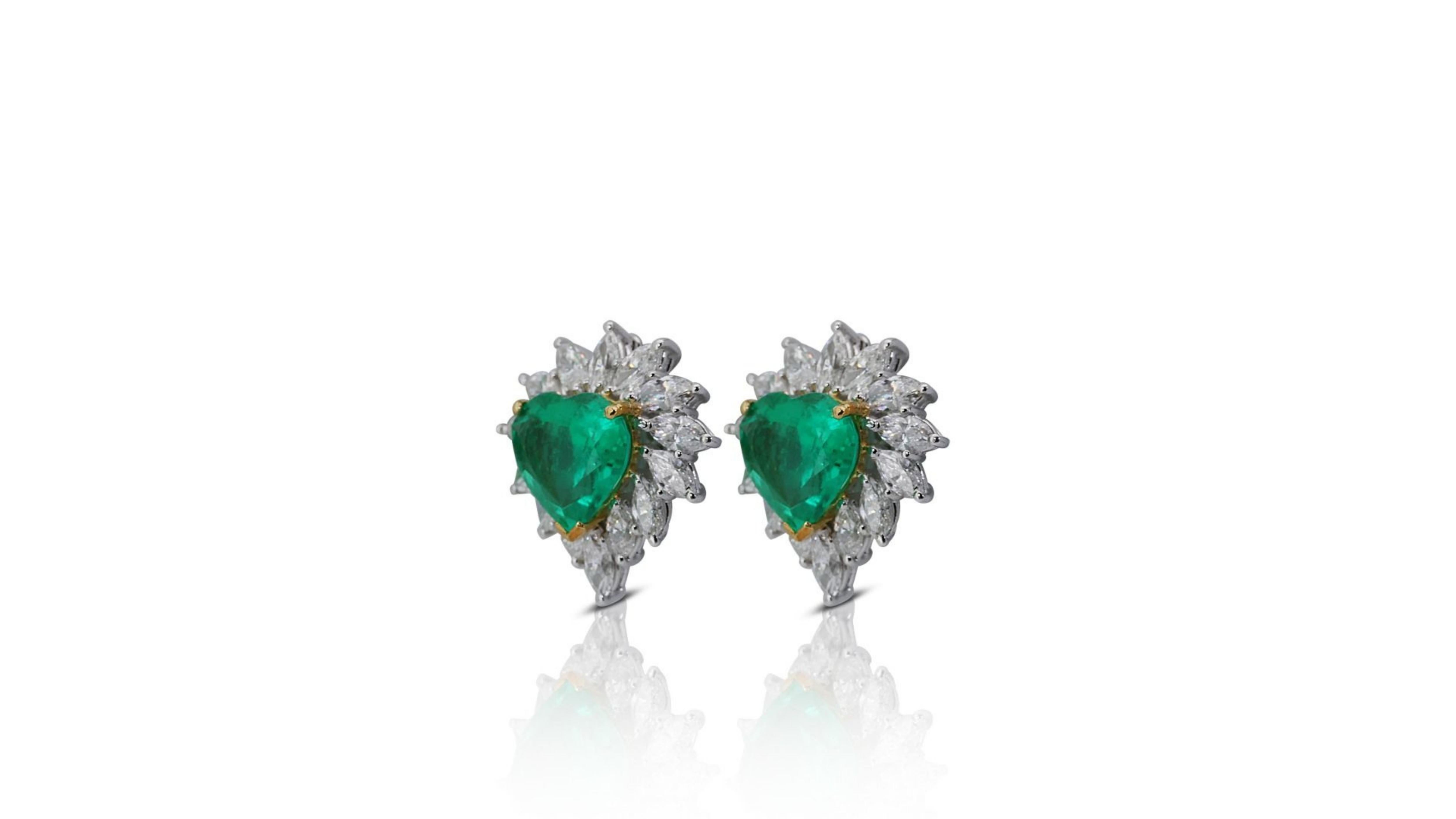 Fabulous Heart Emerald Earrings In New Condition For Sale In רמת גן, IL