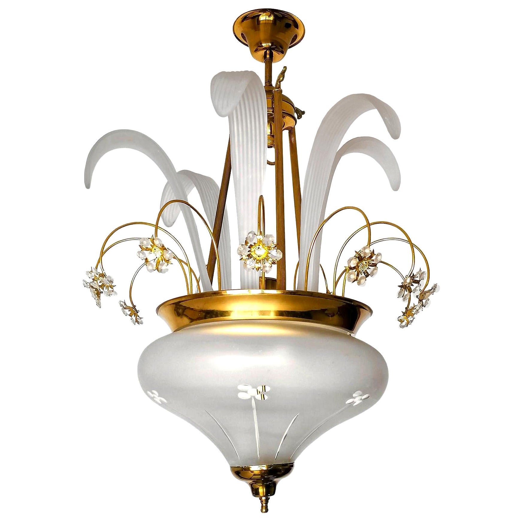 Fabuleux lustre Hollywood Regency en forme de bouquet de fleurs en cristal de Murano et laiton doré en vente