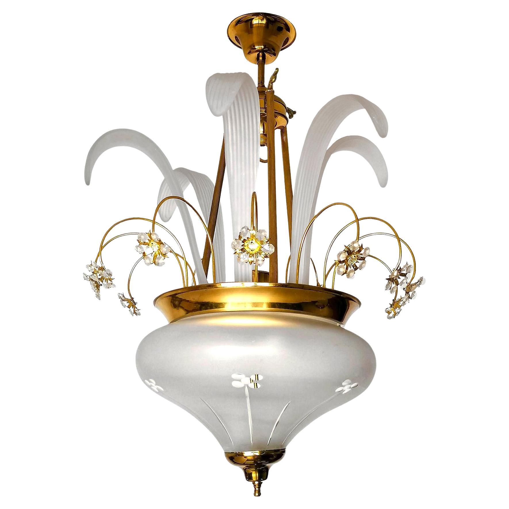 Fabuleux lustre Hollywood Regency en forme de bouquet de fleurs en cristal de Murano et laiton doré