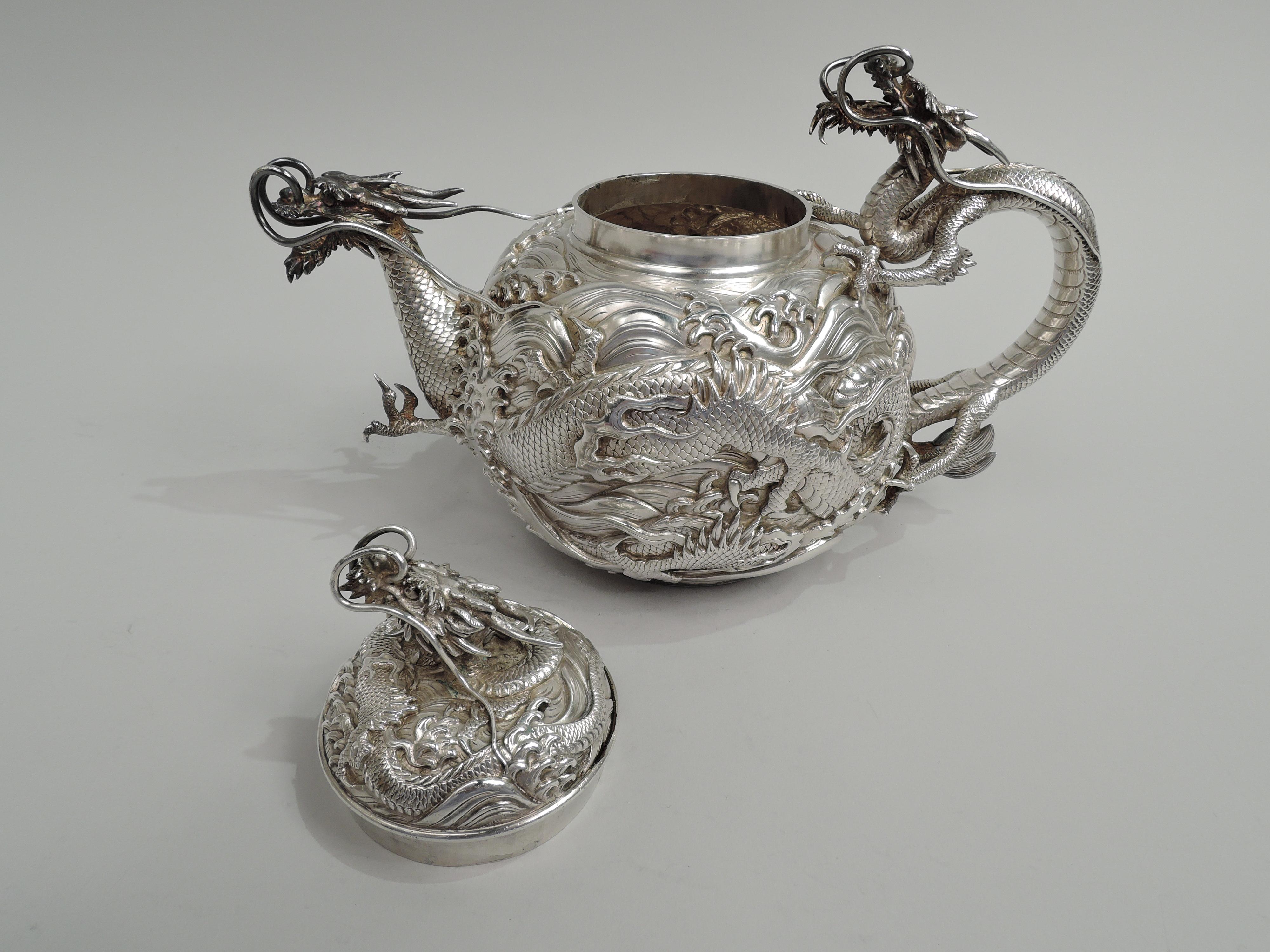 Fabulous Japanese Meiji-Era Silver Dragon Teapot by Konoike In Excellent Condition In New York, NY