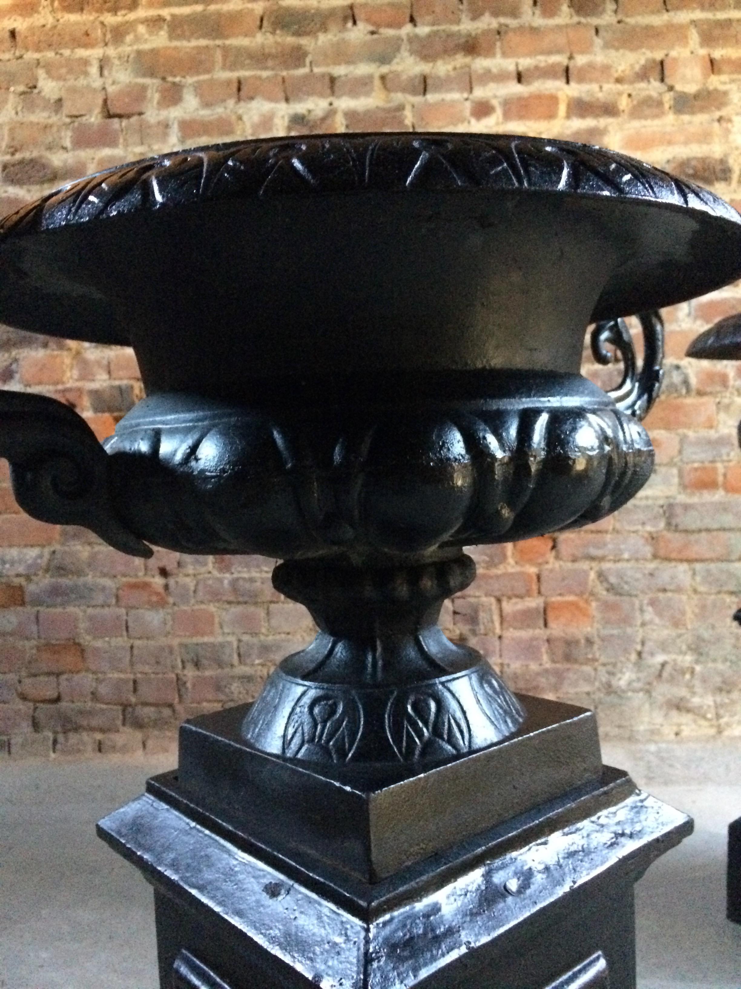 Fabulous Large Antique Cast Iron Garden Urns Pair Planters Pedestals No.2 In Excellent Condition In Longdon, Tewkesbury