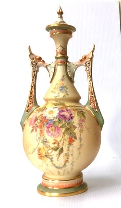 Fabuleux grand vase ancien Royal Worcester ivoire poudré, peint à la main avec couvercle