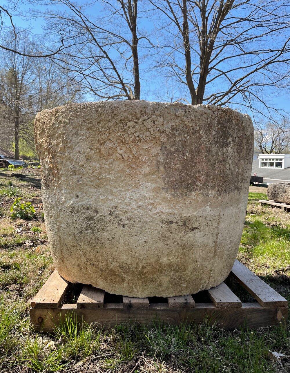 Large Round French 18th C Carved Limestone Trough/Fountain/Basin/Planter In Good Condition In Woodbury, CT