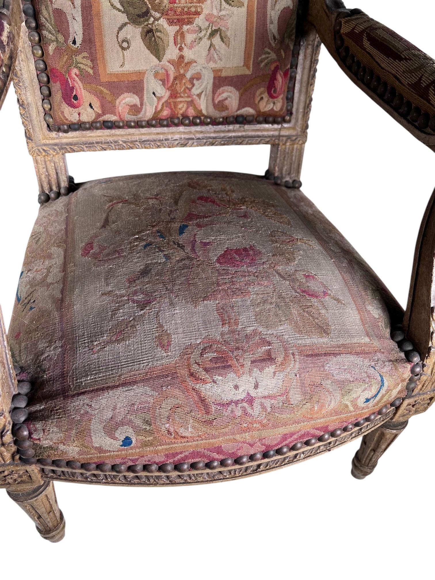 Fabuleuse chaise miniature de style Louis XVI avec tapisserie d'origine au petit point en vente 12