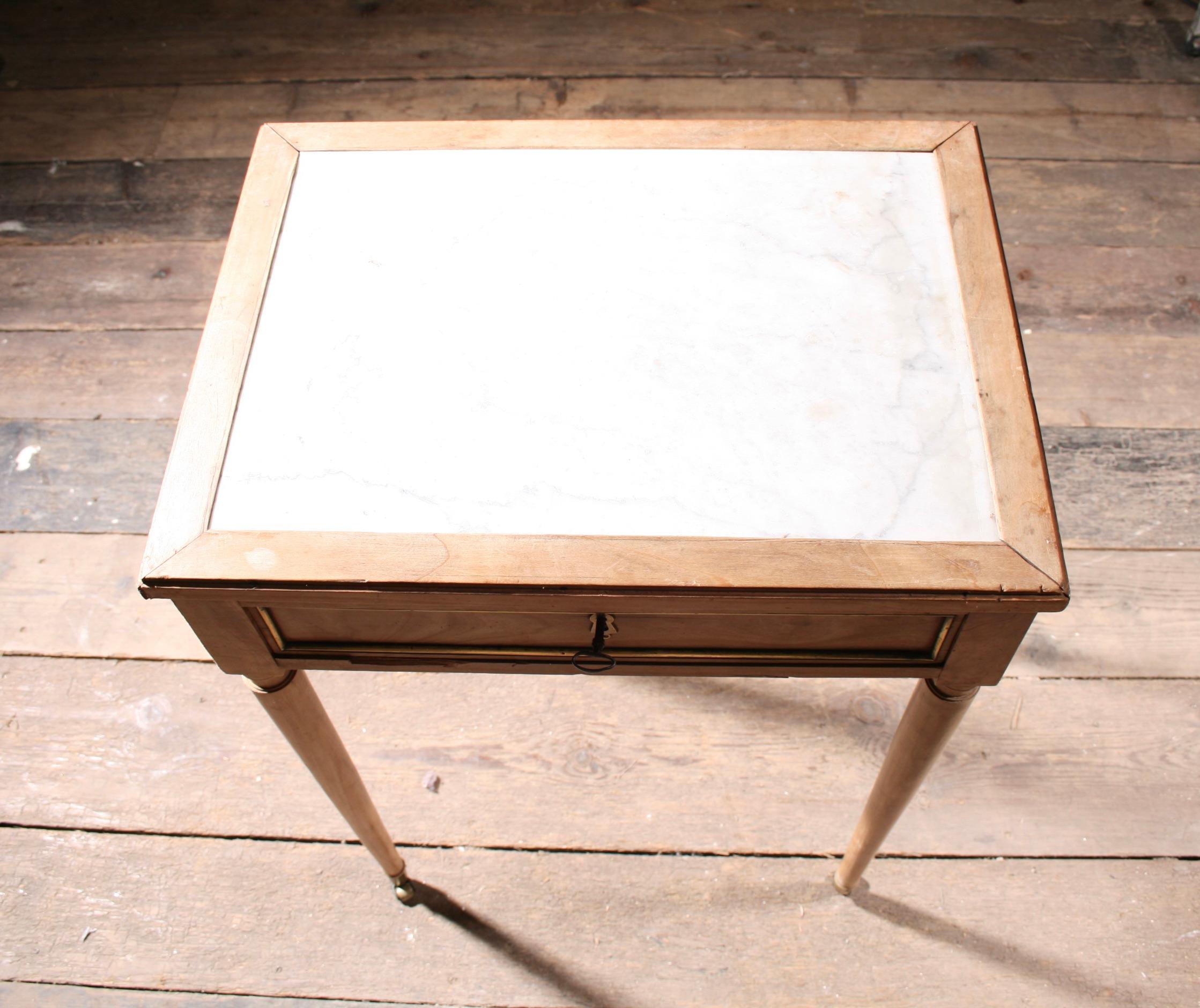 Fabulous Maple & Carrara Marble Table in vendita 1