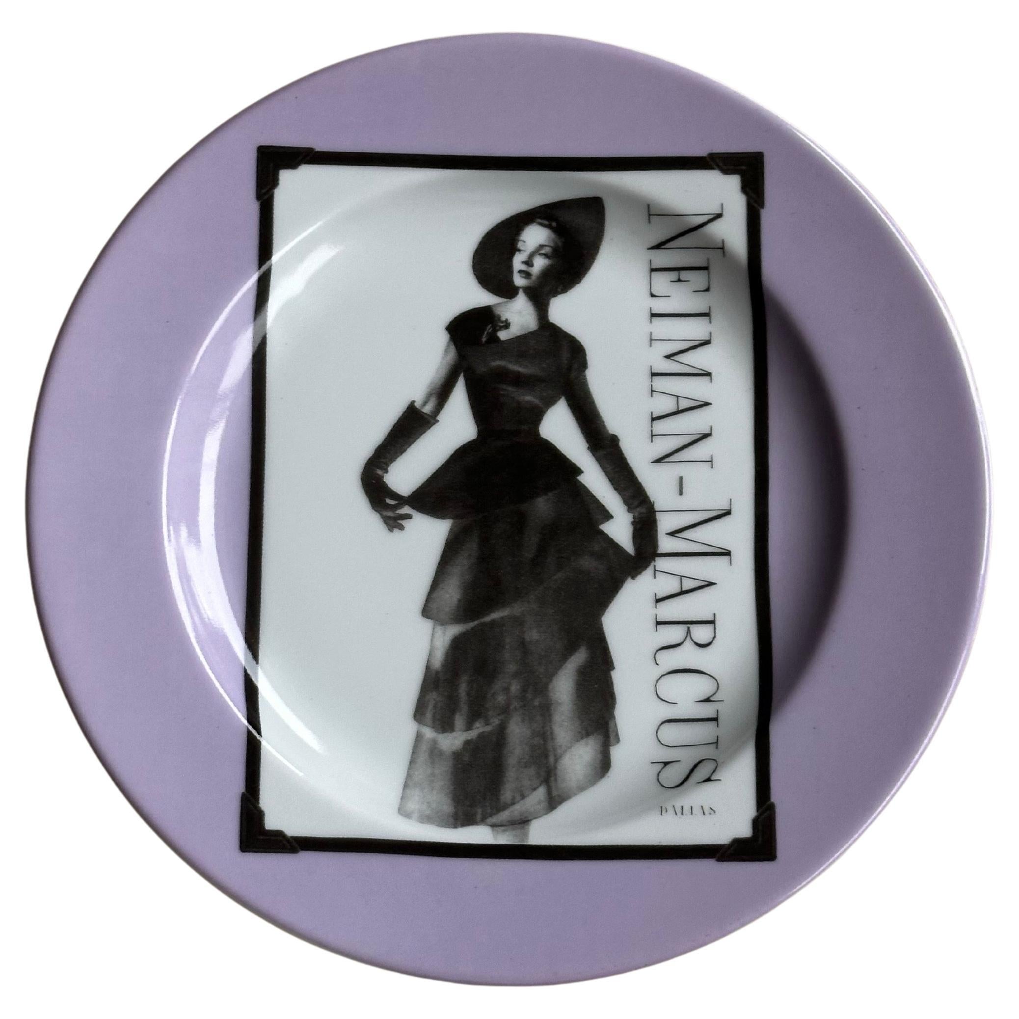 Fait main Fabuleuses assiettes décoratives Neiman Marcus Anniversary Fashion en vente