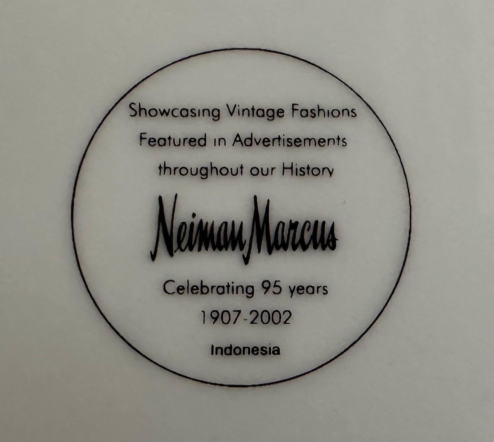Fabuleuses assiettes décoratives Neiman Marcus Anniversary Fashion en vente 1