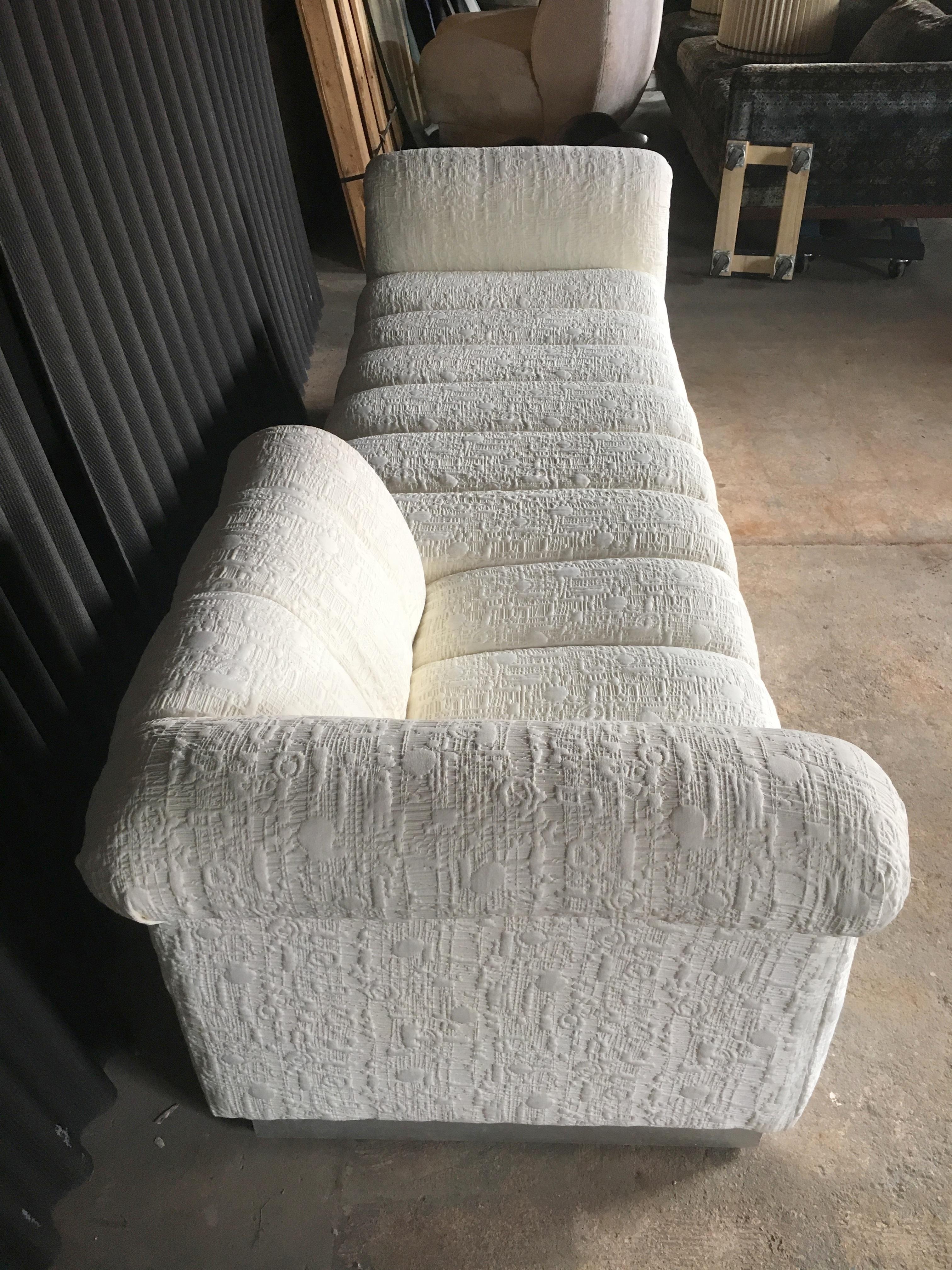 tufted chaise lounge
