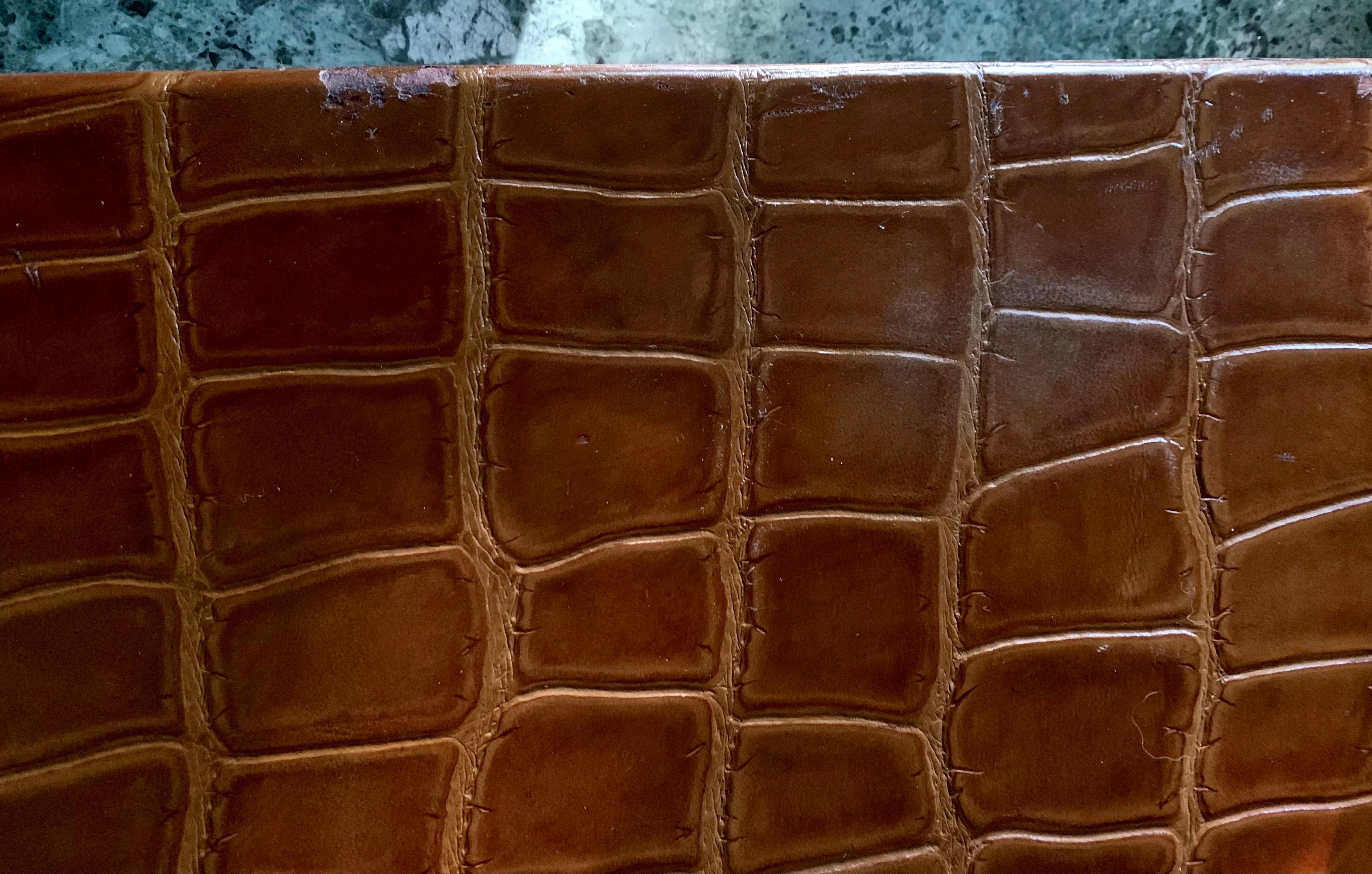 Fabuleux ensemble de backgammon surdimensionn en cuir cognac  motif d'alligator vintage 5