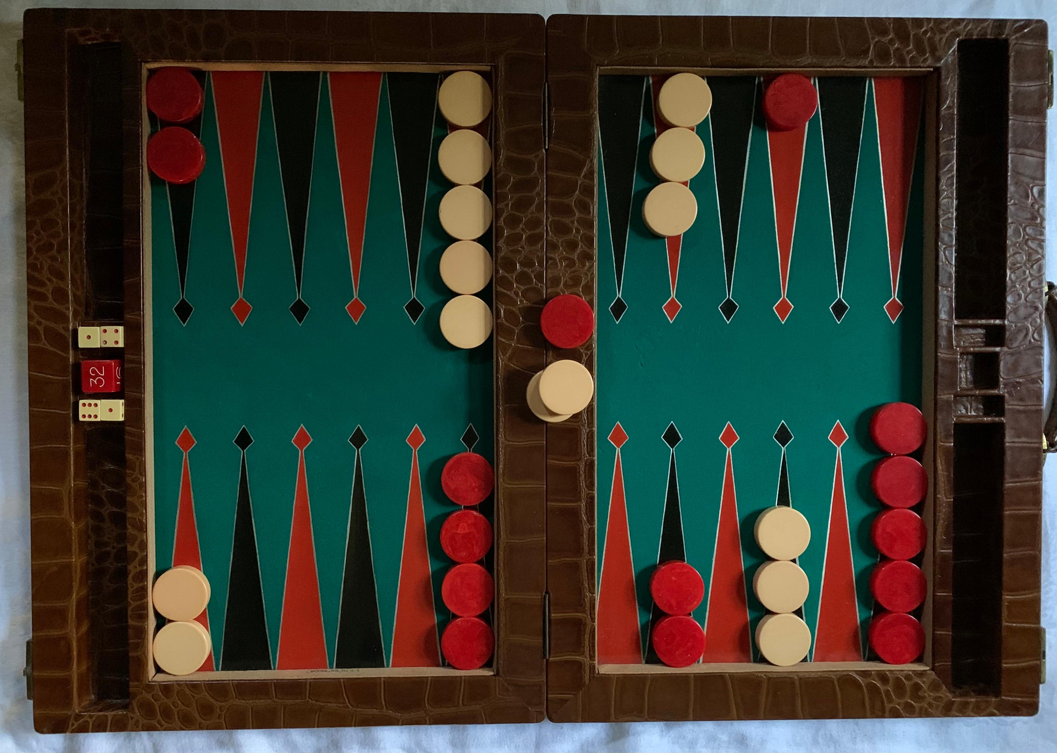 Fabuleux ensemble de backgammon surdimensionn en cuir cognac  motif d'alligator vintage 14