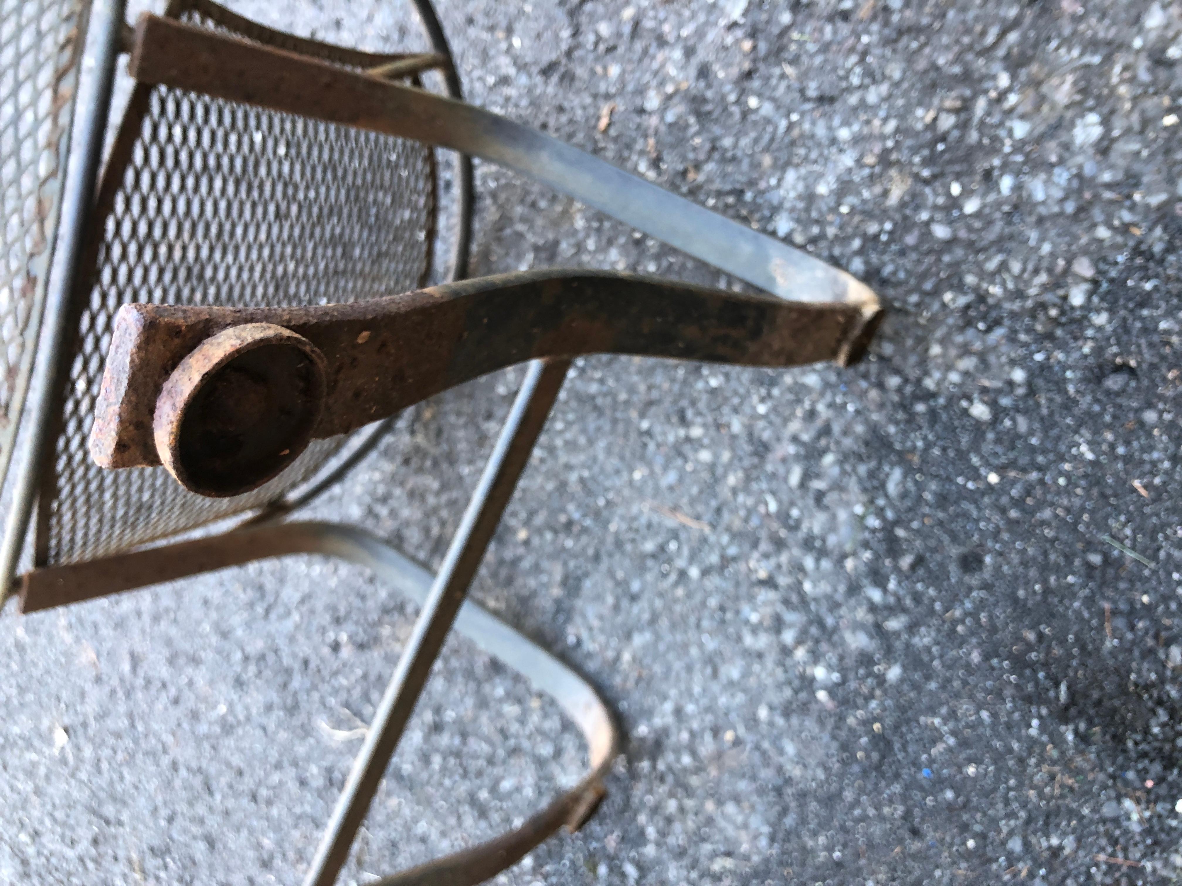Fer Fabuleuse paire de chaises longues Tempestini Salterini Cantilever Patio Radar des années 50 en vente